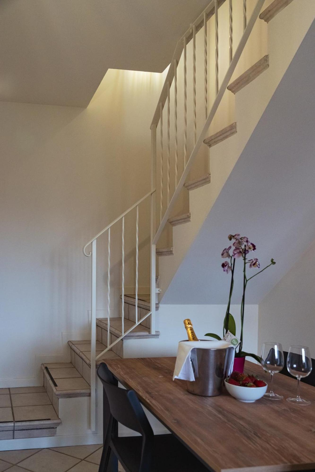 Guggiate - Seta Apartment *
