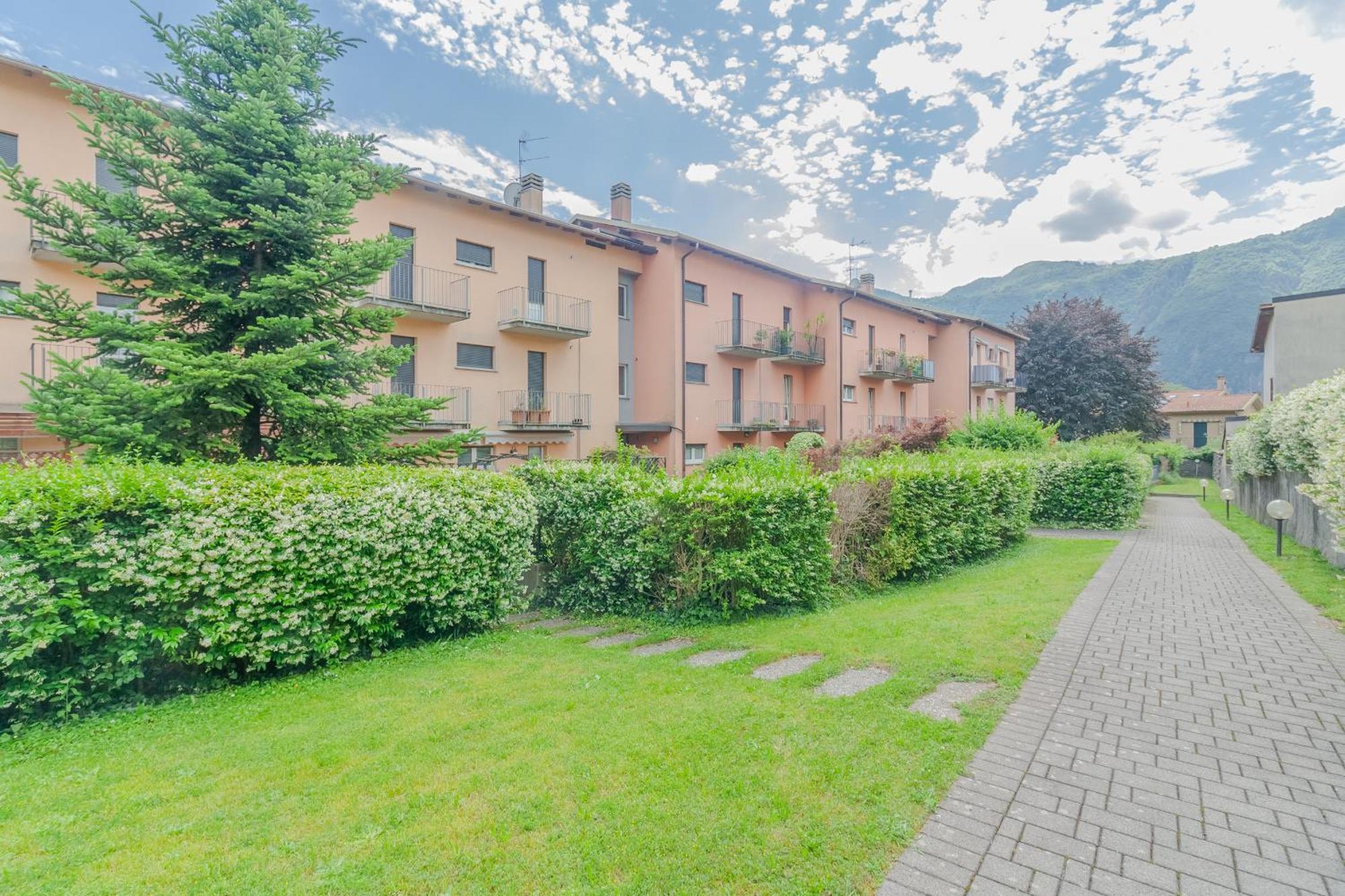 Sunflowers Apartment Mandello del Lario