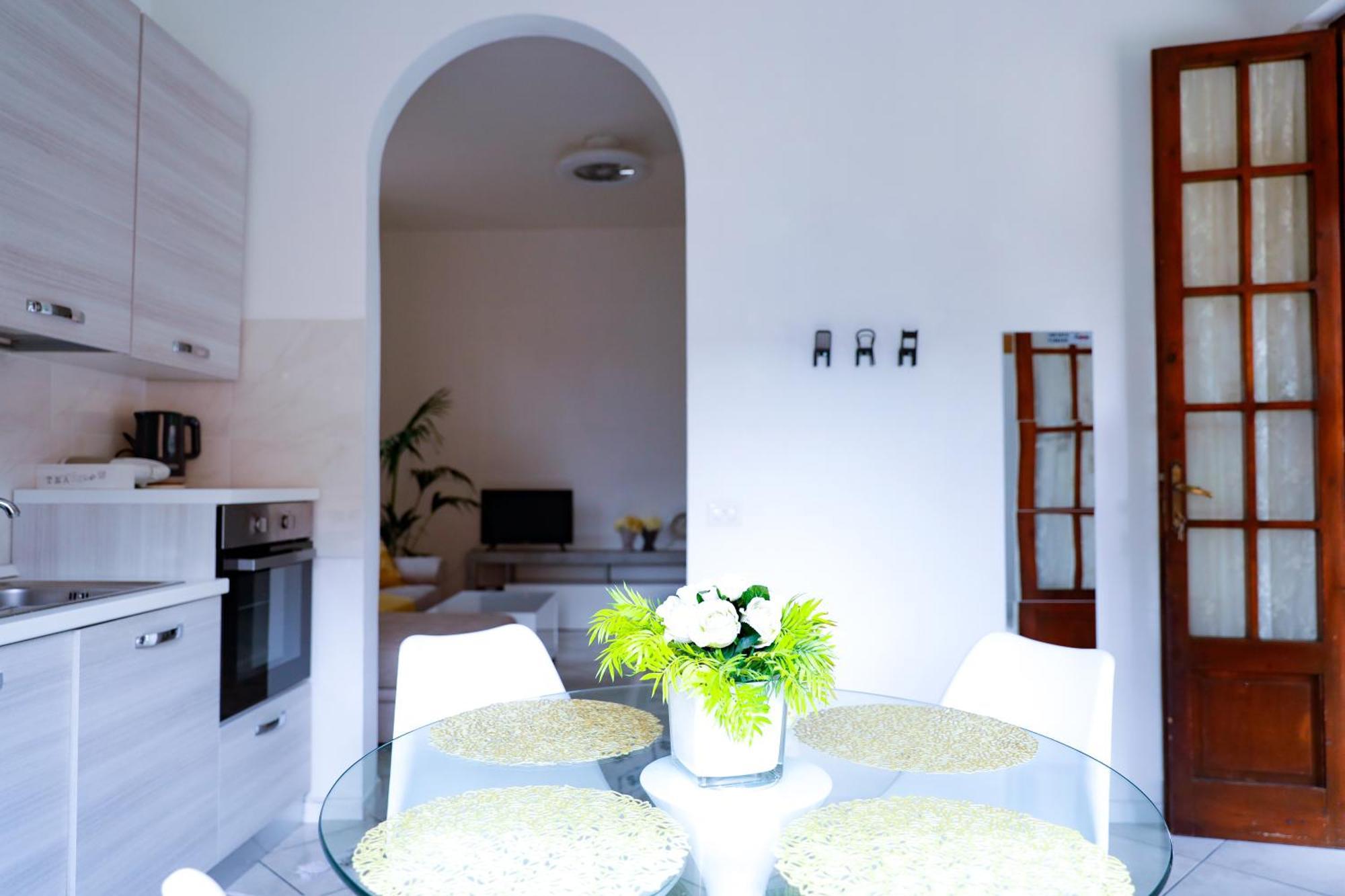 Wisteriaroom Apartment Como