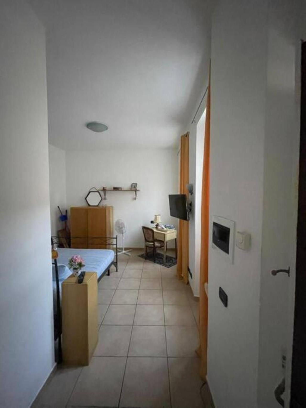 Como Lake Apartment