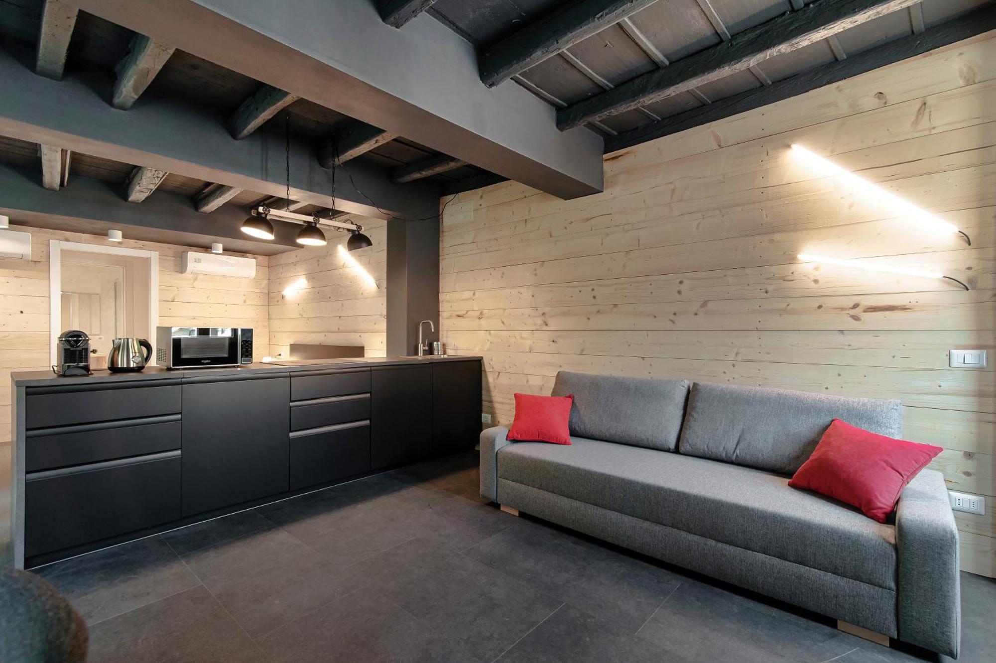Fitzgerald Building - The House Of Travelers Apartment Como