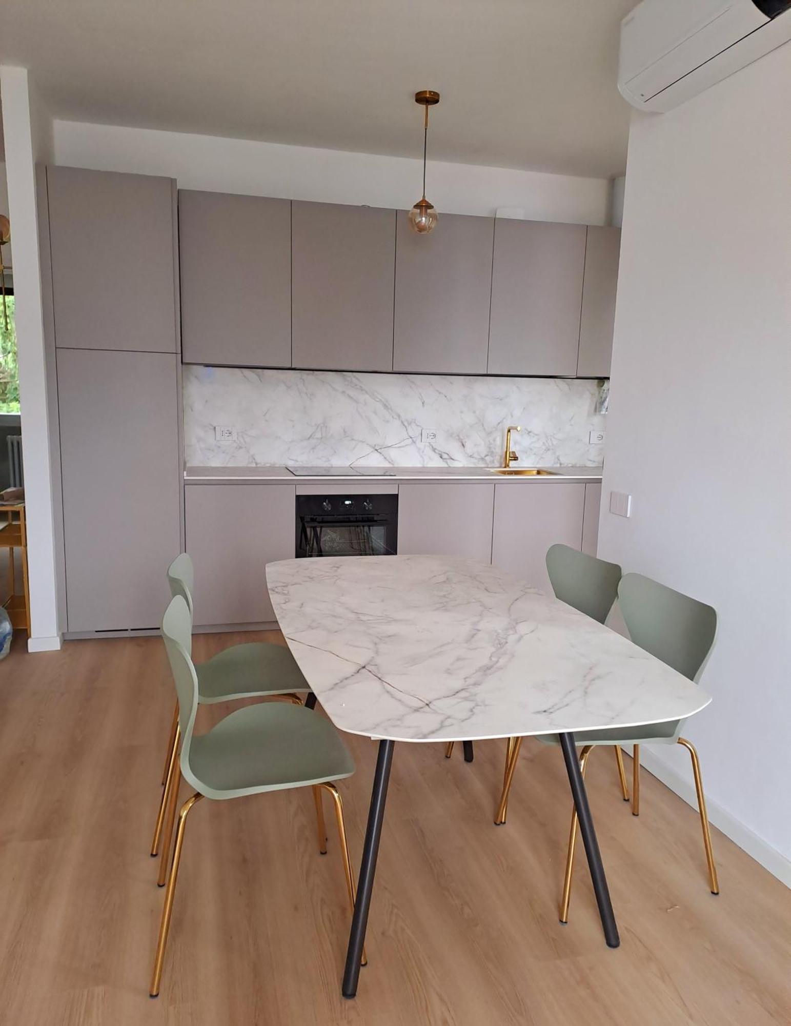 Golden View Apartment *