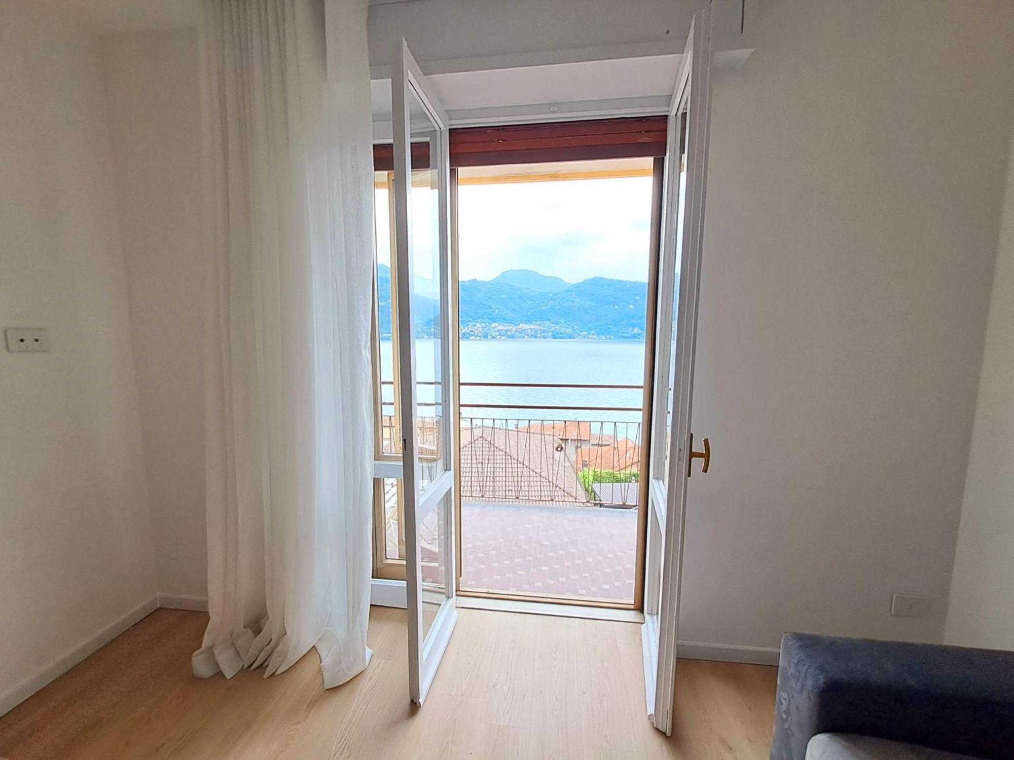 Golden View