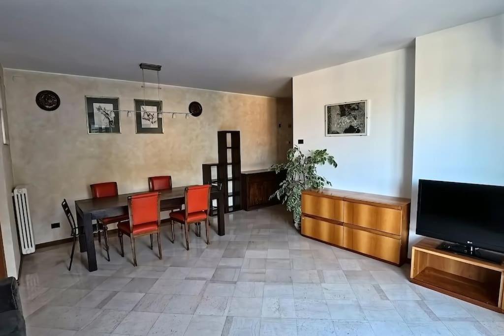 Con Free Parking E Wifi Apartment *