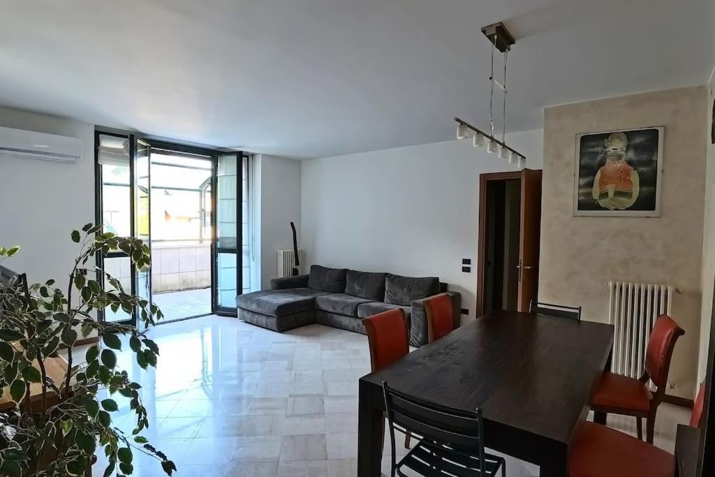 Con Free Parking E Wifi Apartment Como