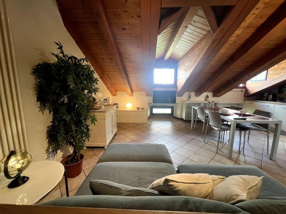 Apartment Attico Accogliente E Moderno Como