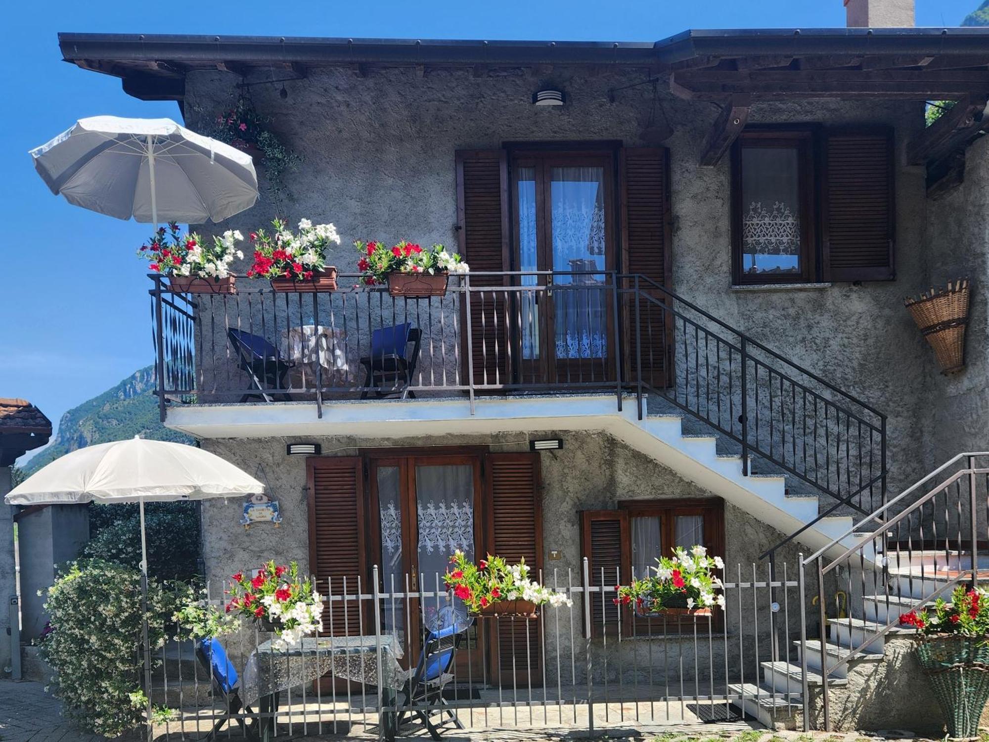 Laura'S Cottage With A View Of The Lake And Mountains Lierna