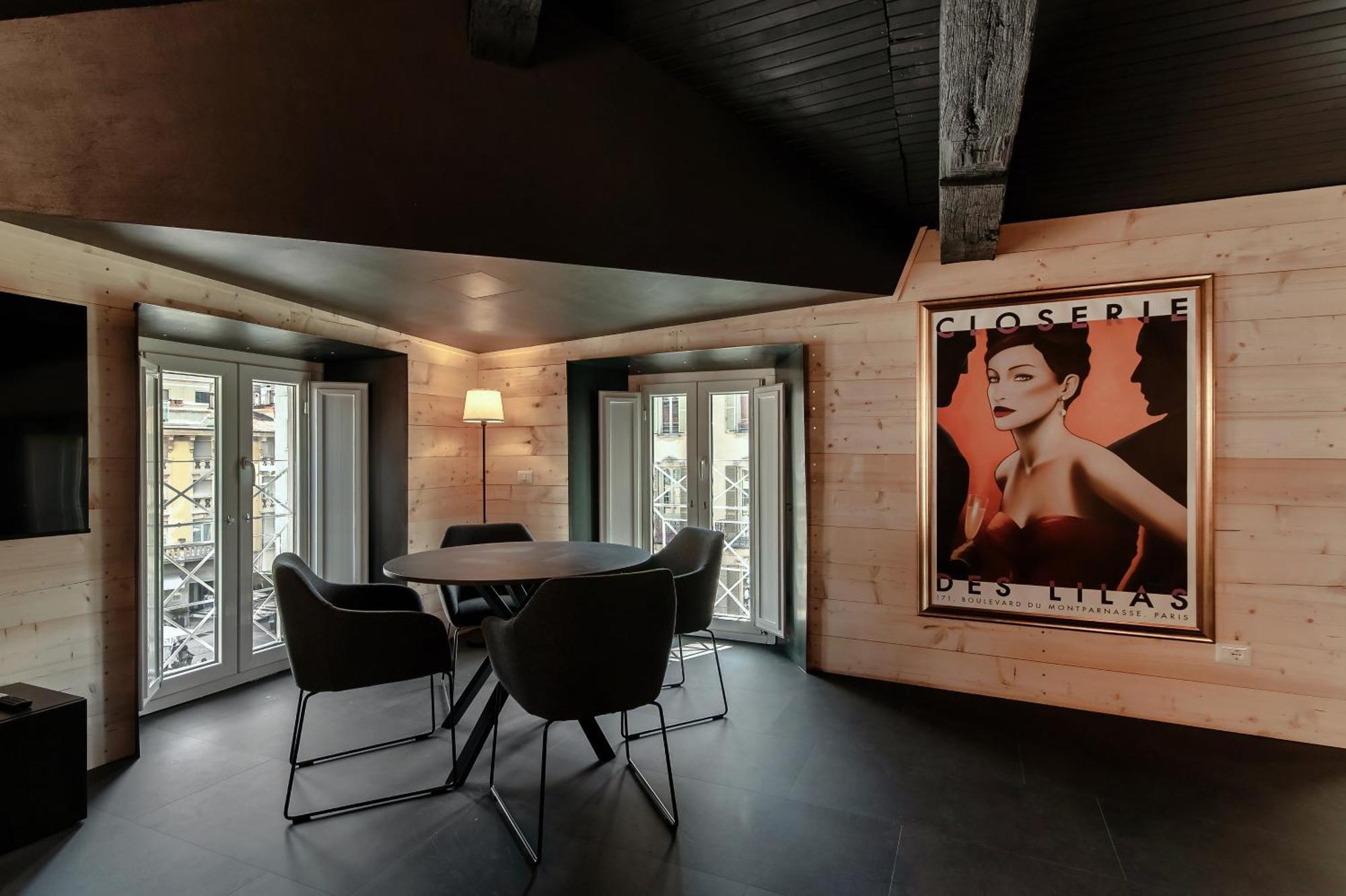 Fitzgerald Building - The House Of Travelers Apartment *