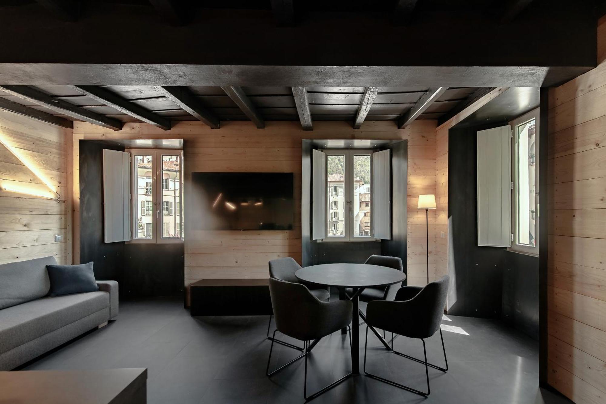 Fitzgerald Building - The House Of Travelers Apartment *