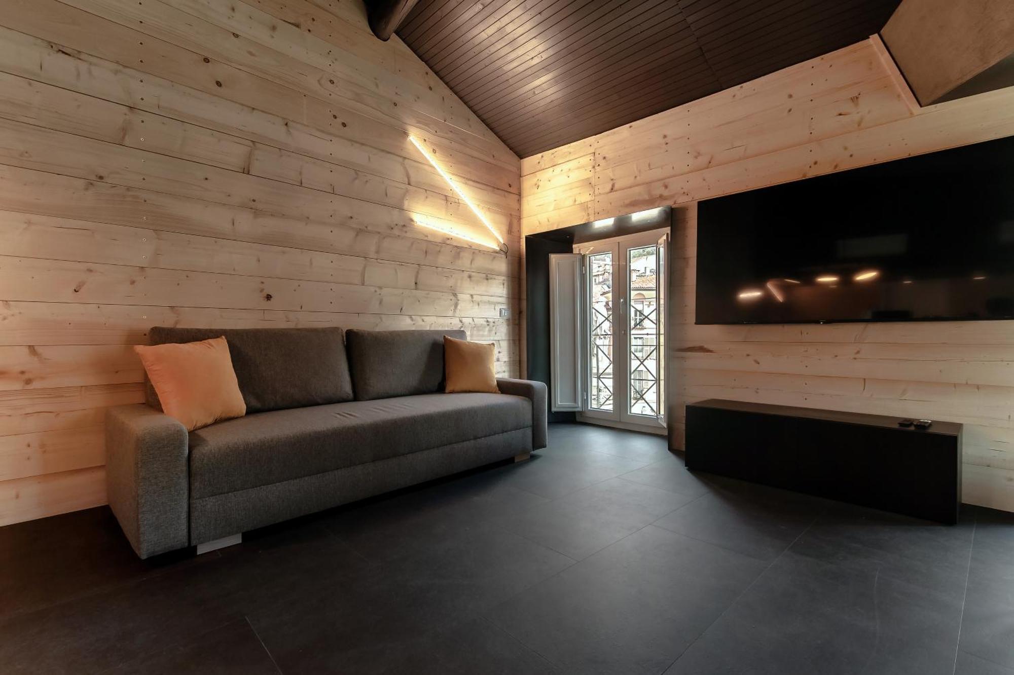 Apartment Fitzgerald Building - The House Of Travelers Como