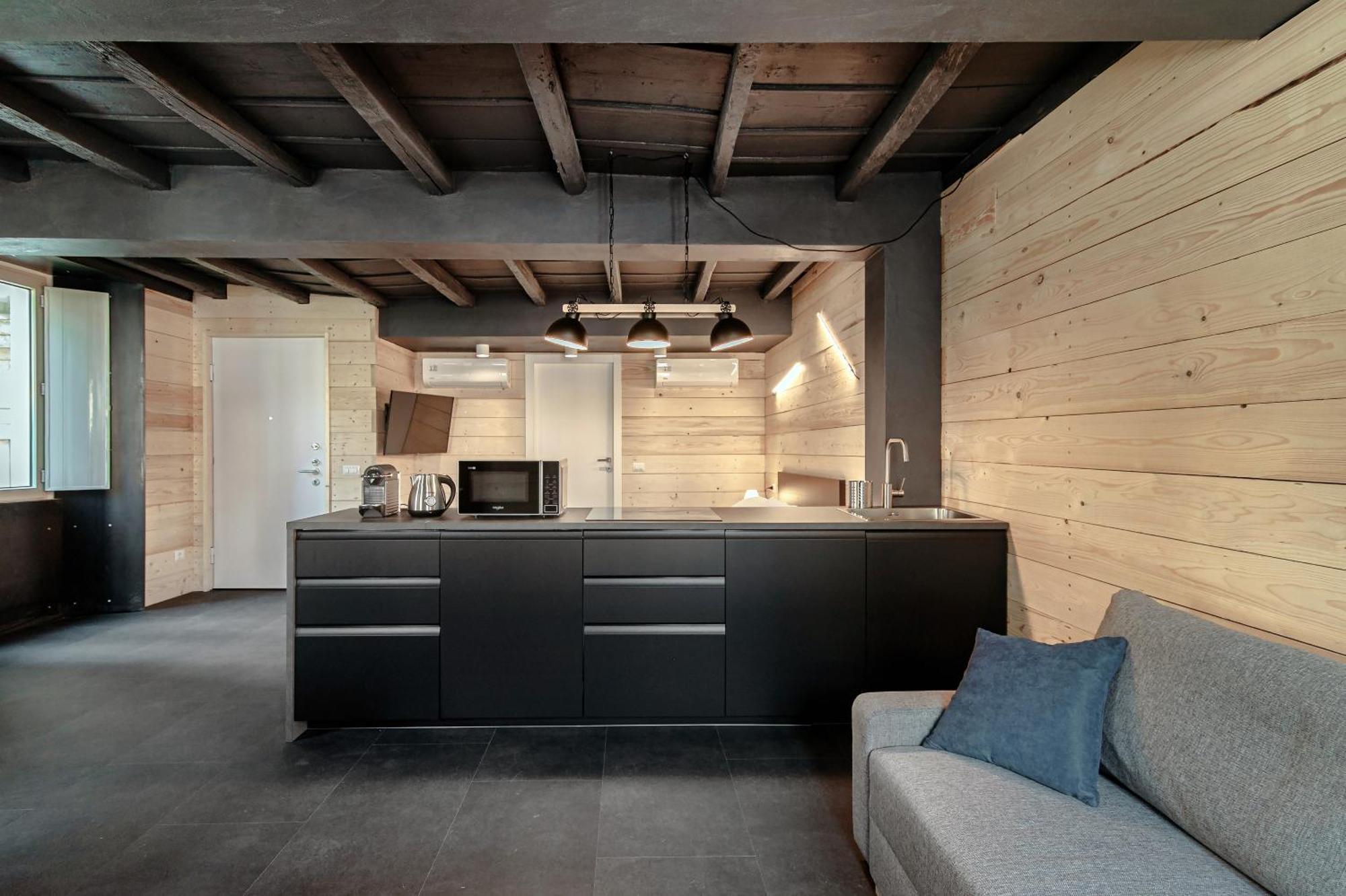 Fitzgerald Building - The House Of Travelers Apartment