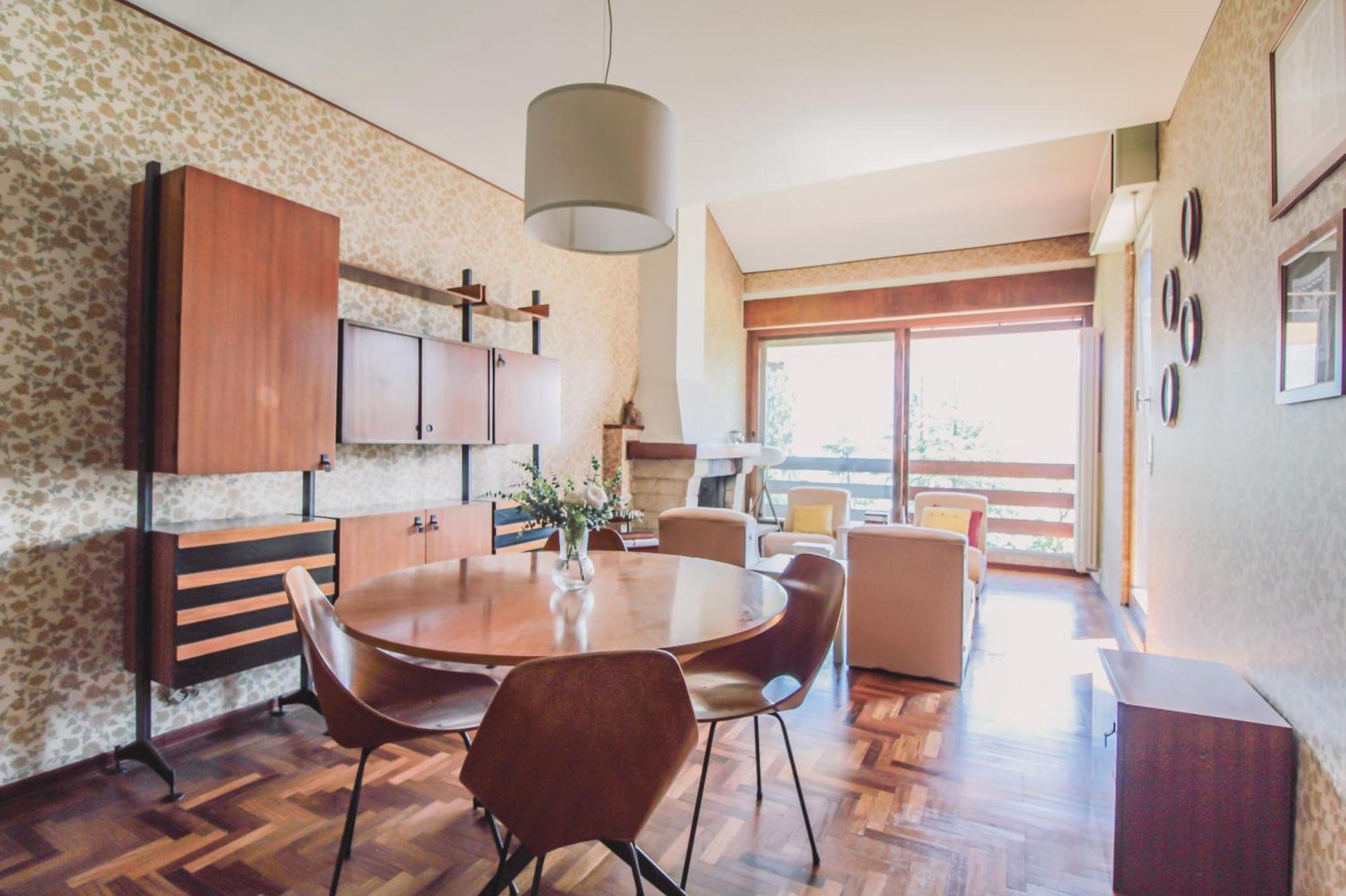 Vintage Apartment