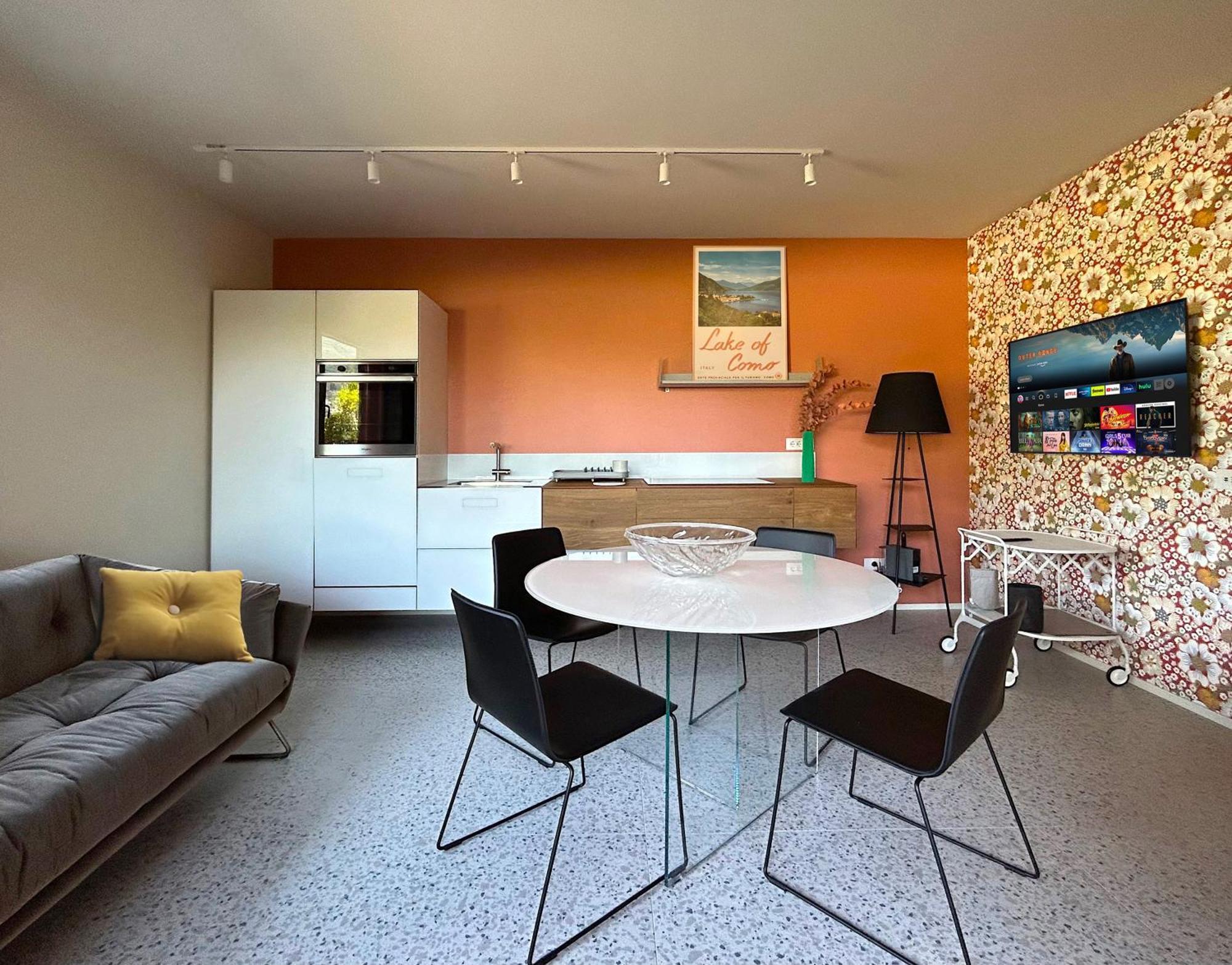 Nest With Private Garage