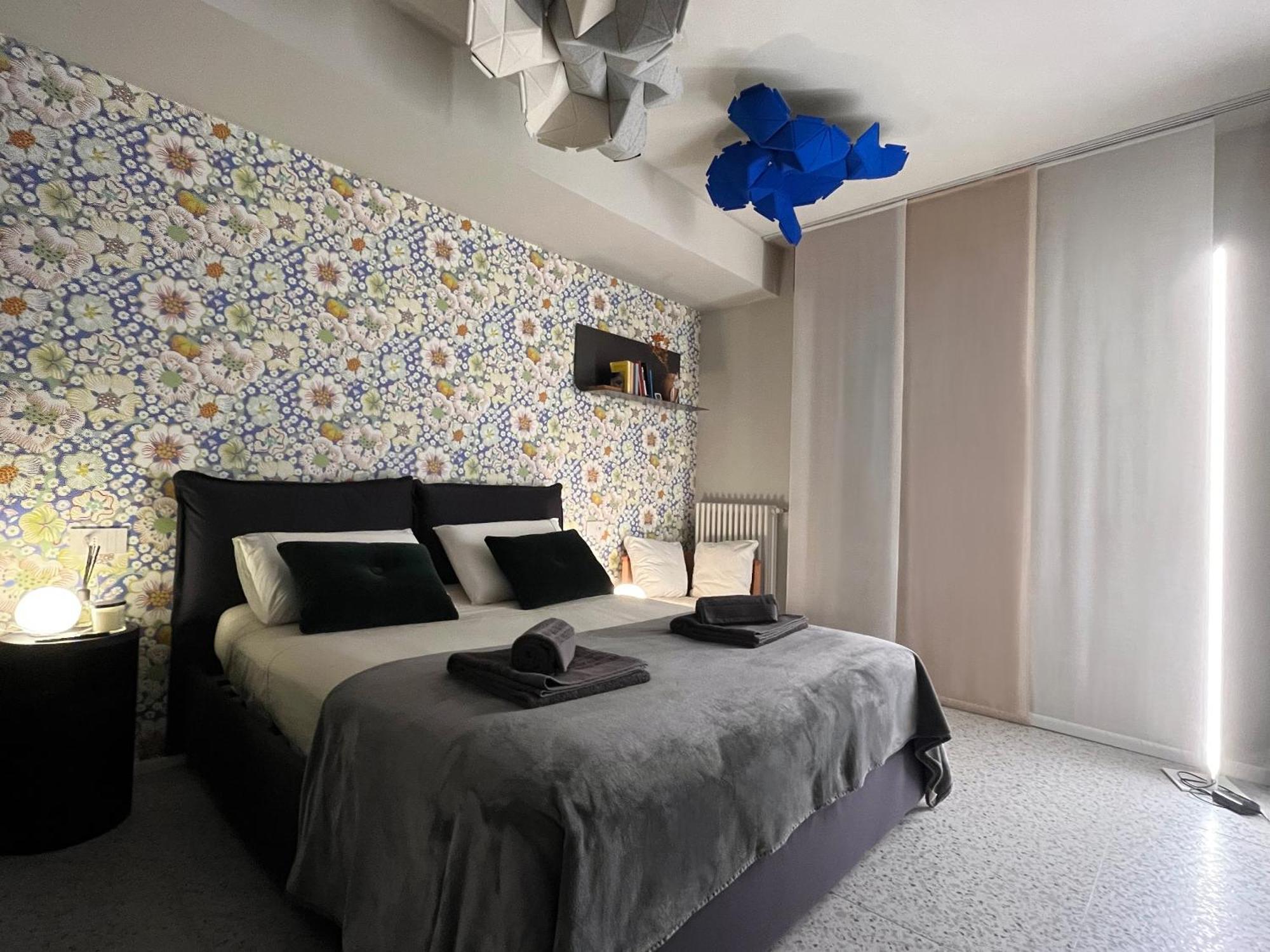 Nest With Private Garage Apartment *