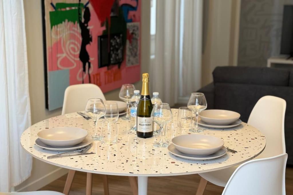House Of Art - Downtown Apartment
