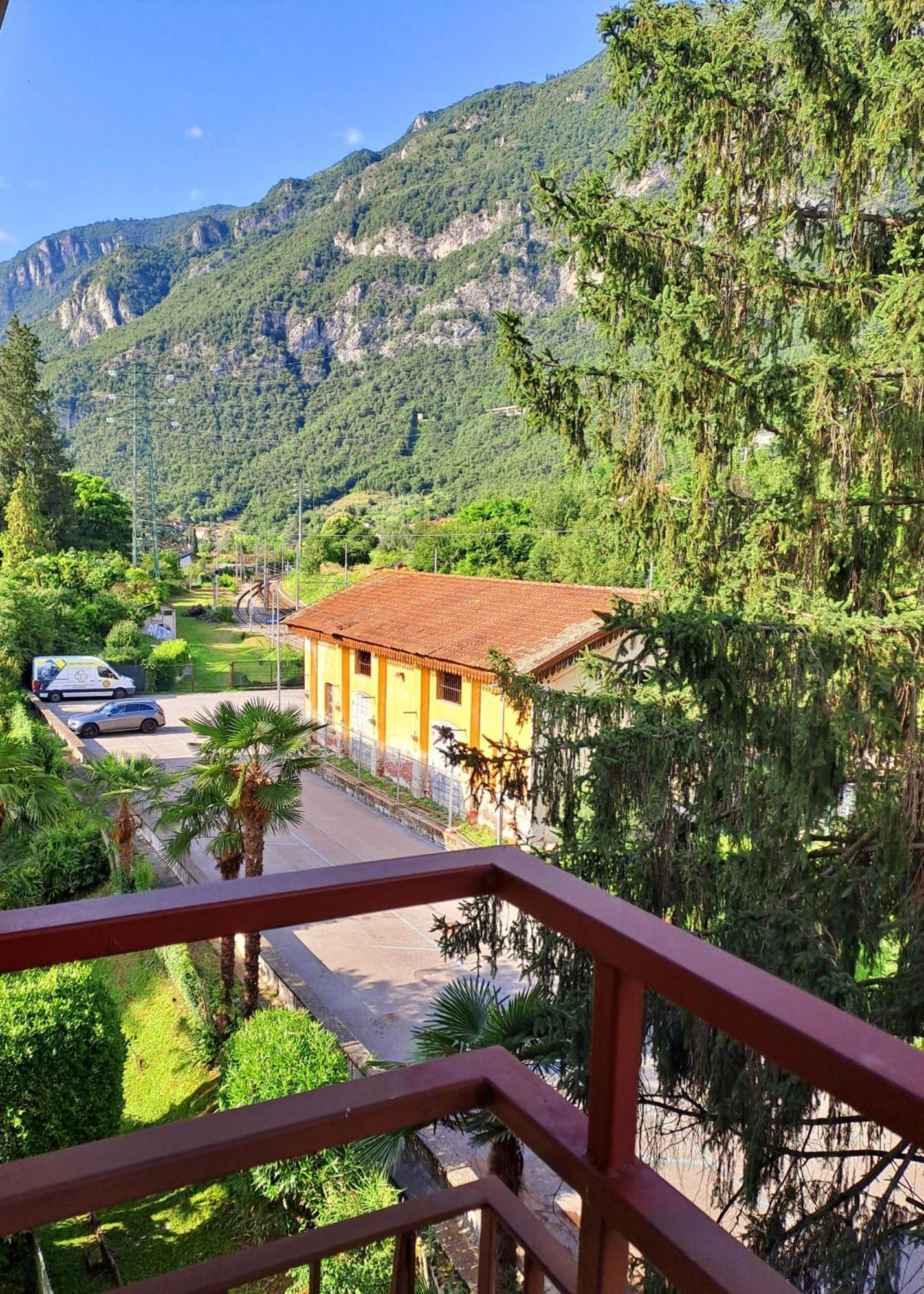Golden View Lierna