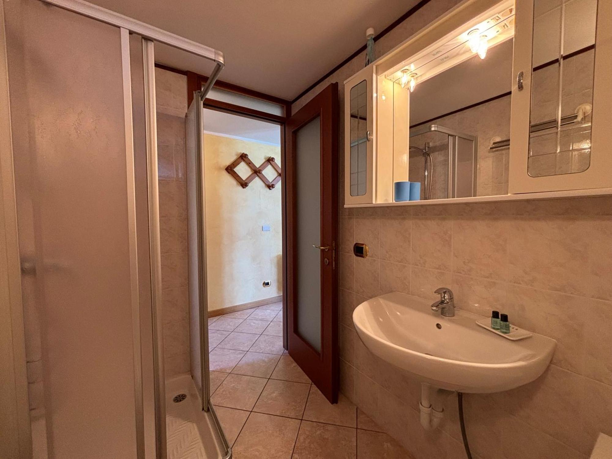 Casa Renato Lake View - Larihome A66 *