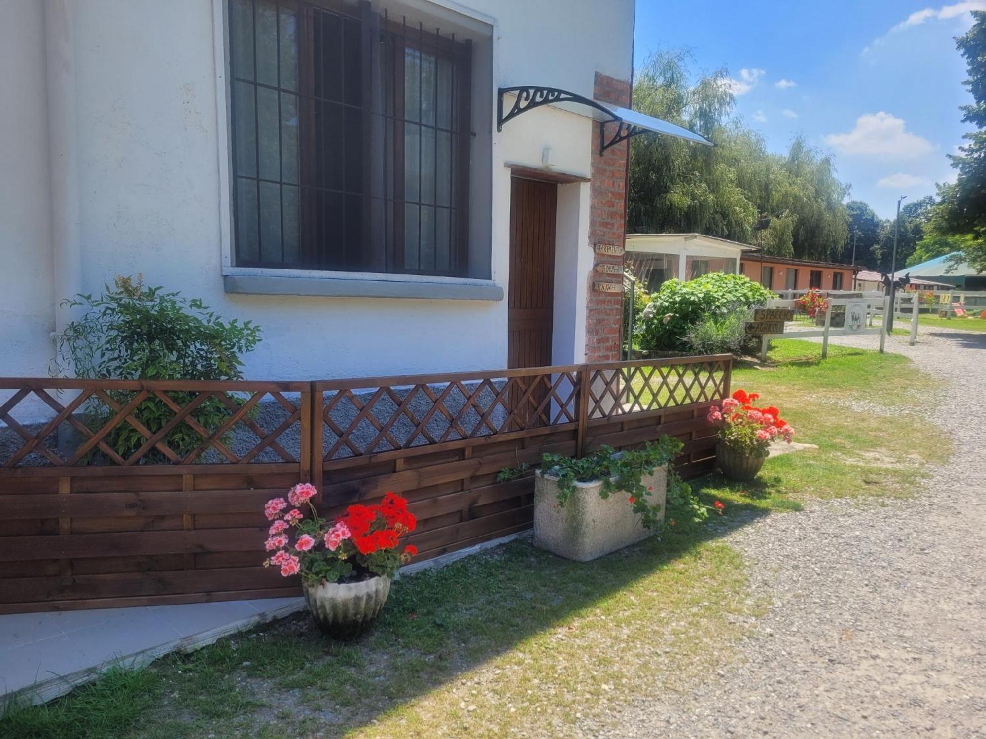 Farm stay La Fornace Centro Ippico Como