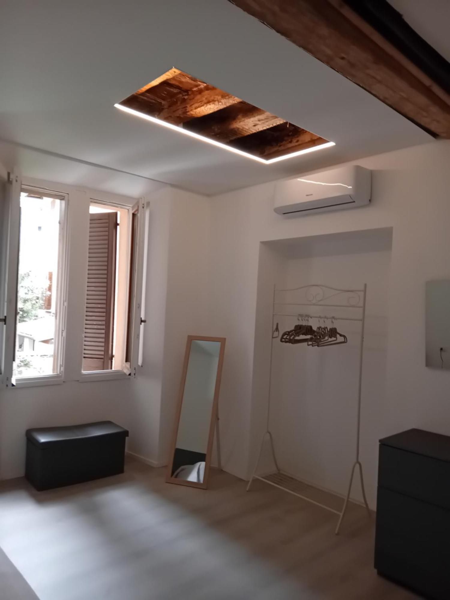 History Luxury By Revenue House * Como