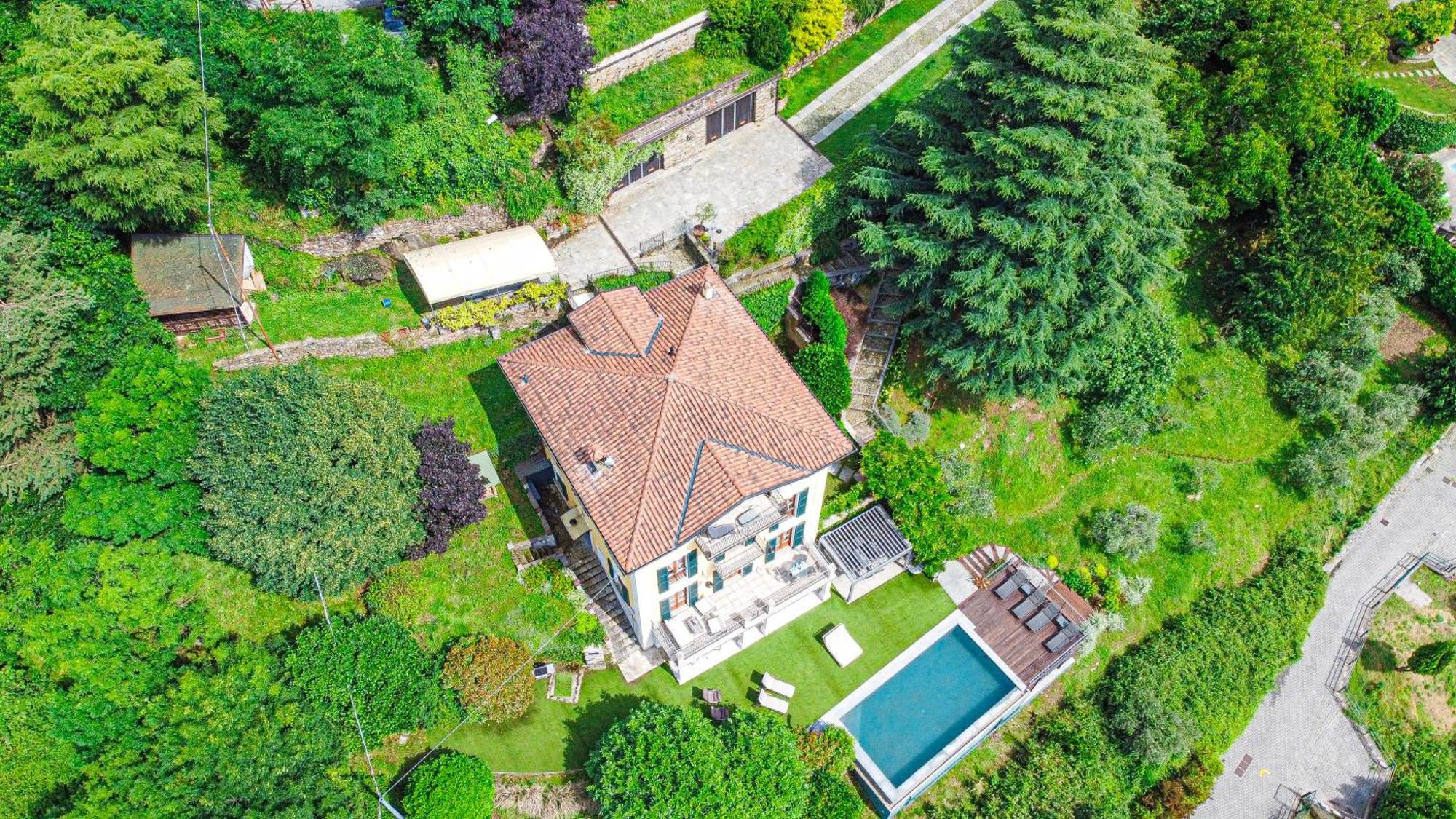 Villa La Wally - 4 Bedroom With Pool & View *
