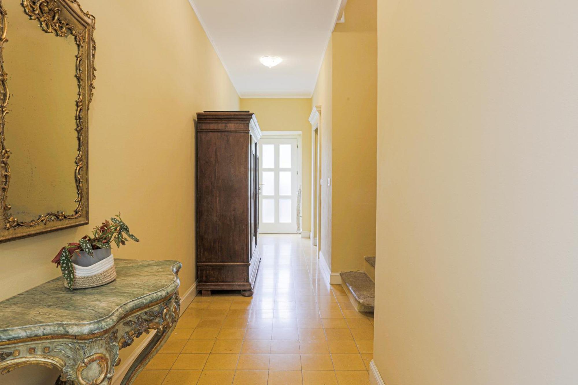 Villa La Wally - 4 Bedroom With Pool & View