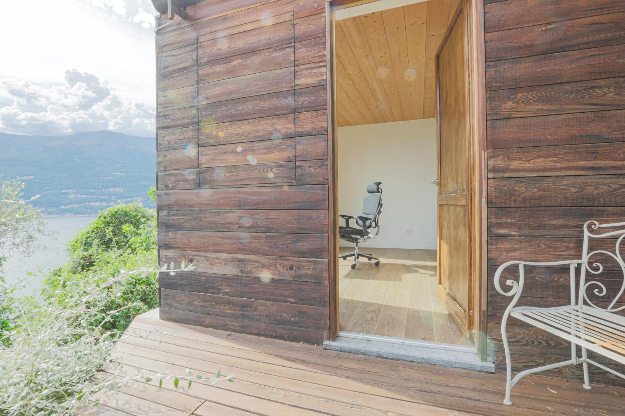 Villa La Wally - 4 Bedroom With Pool & View