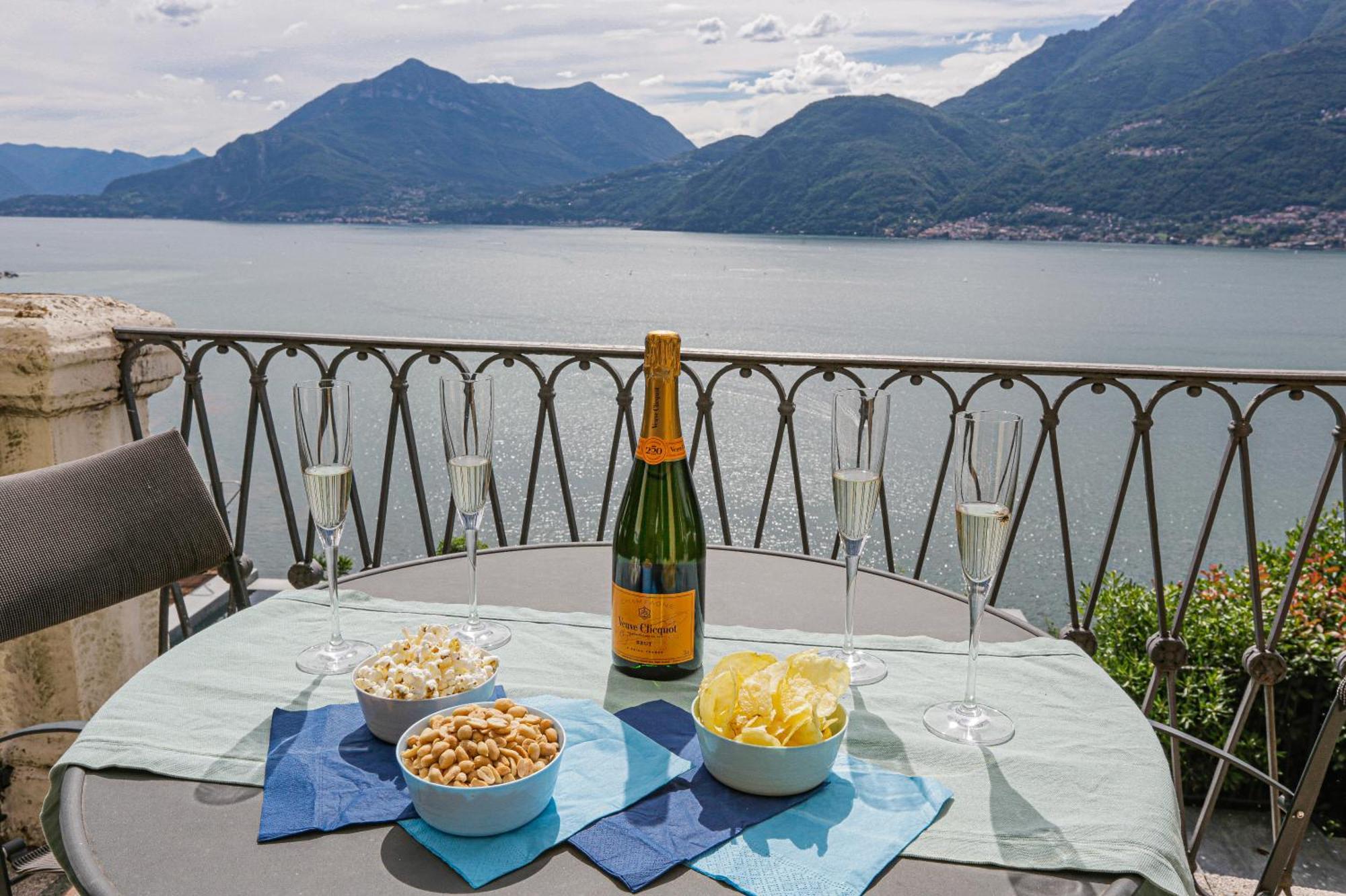 Villa La Wally - 4 Bedroom With Pool & View
