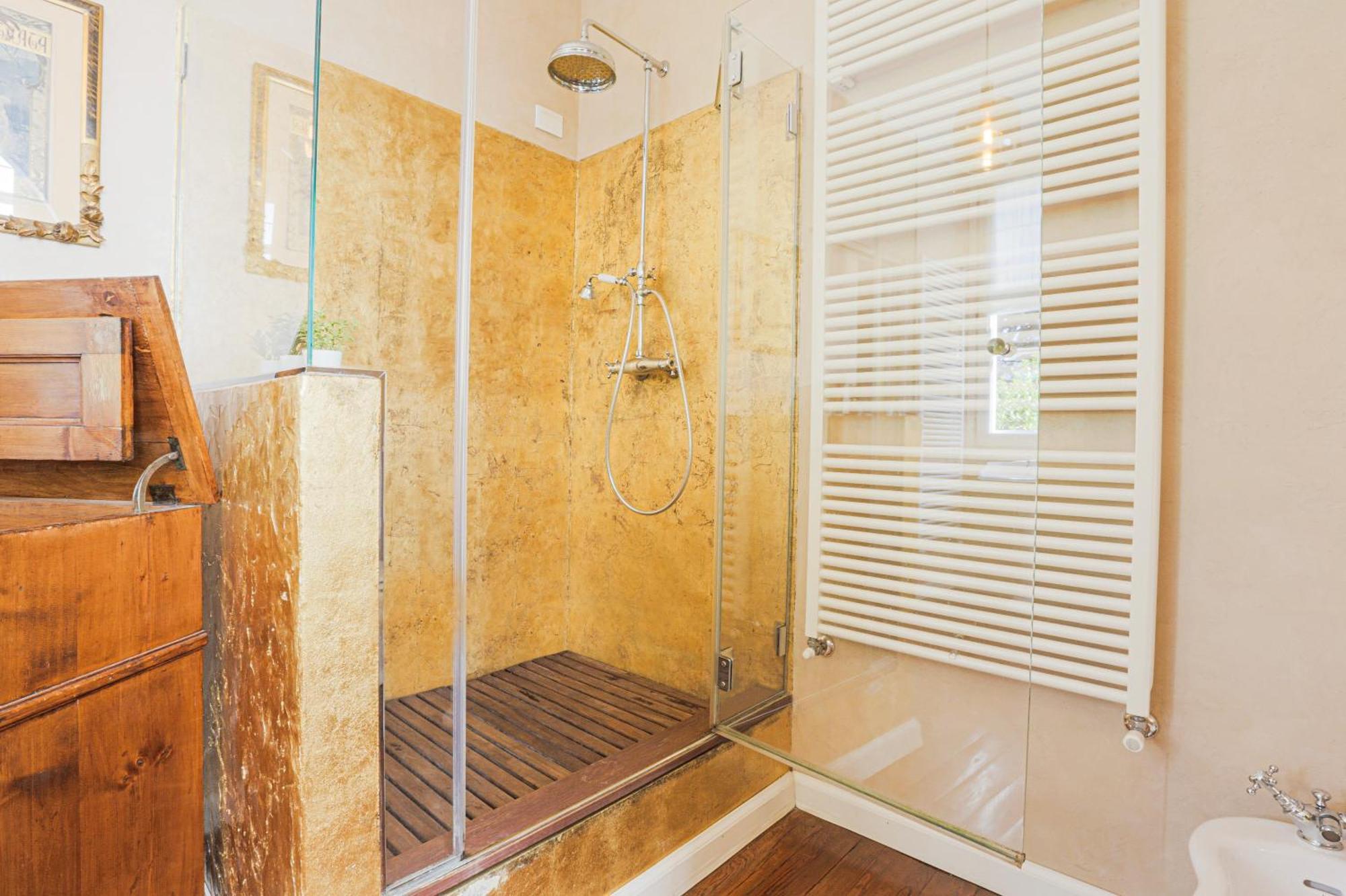 Villa La Wally - 4 Bedroom With Pool & View Bellano