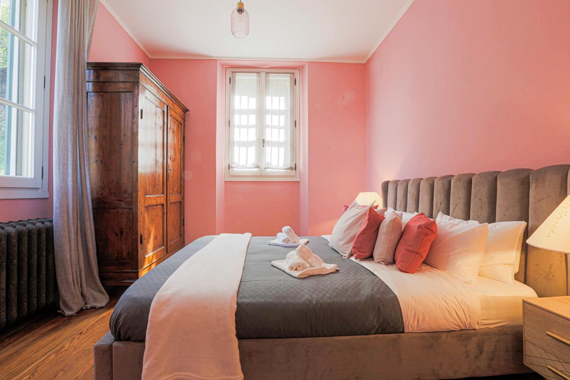 Villa La Wally - 4 Bedroom With Pool & View Bellano