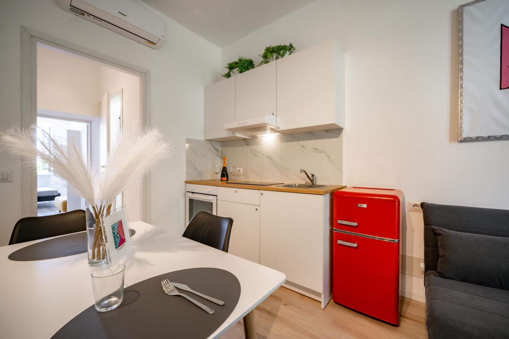 Renzo & Lucia Living * Malgrate