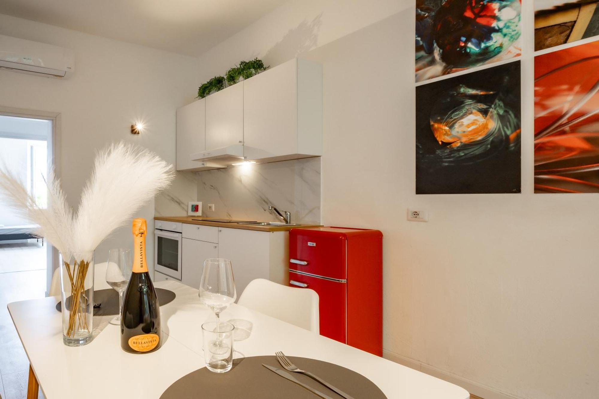 Renzo & Lucia Living
