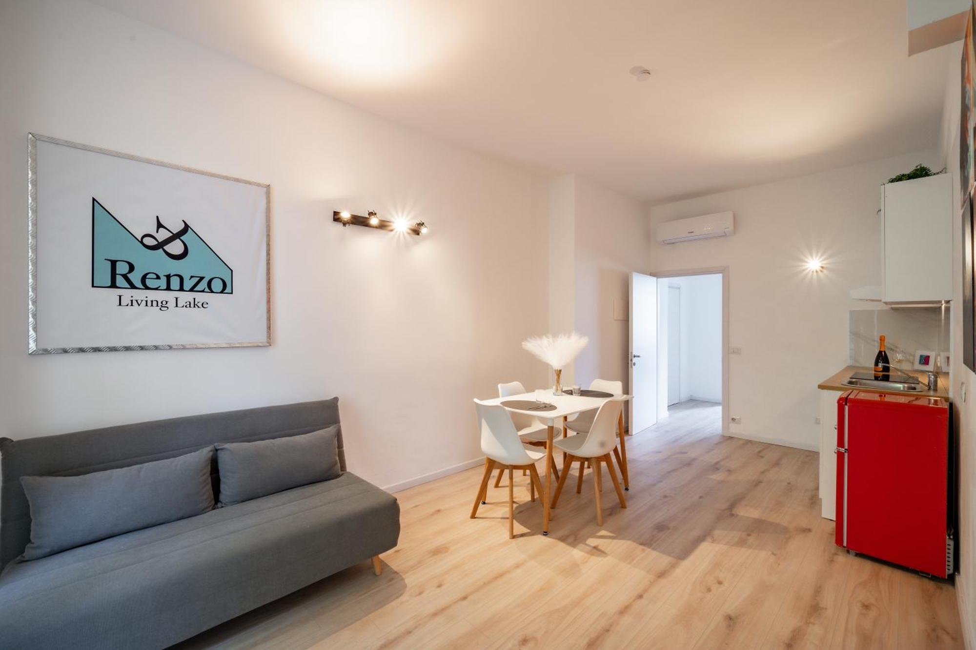 Renzo & Lucia Living Apartment