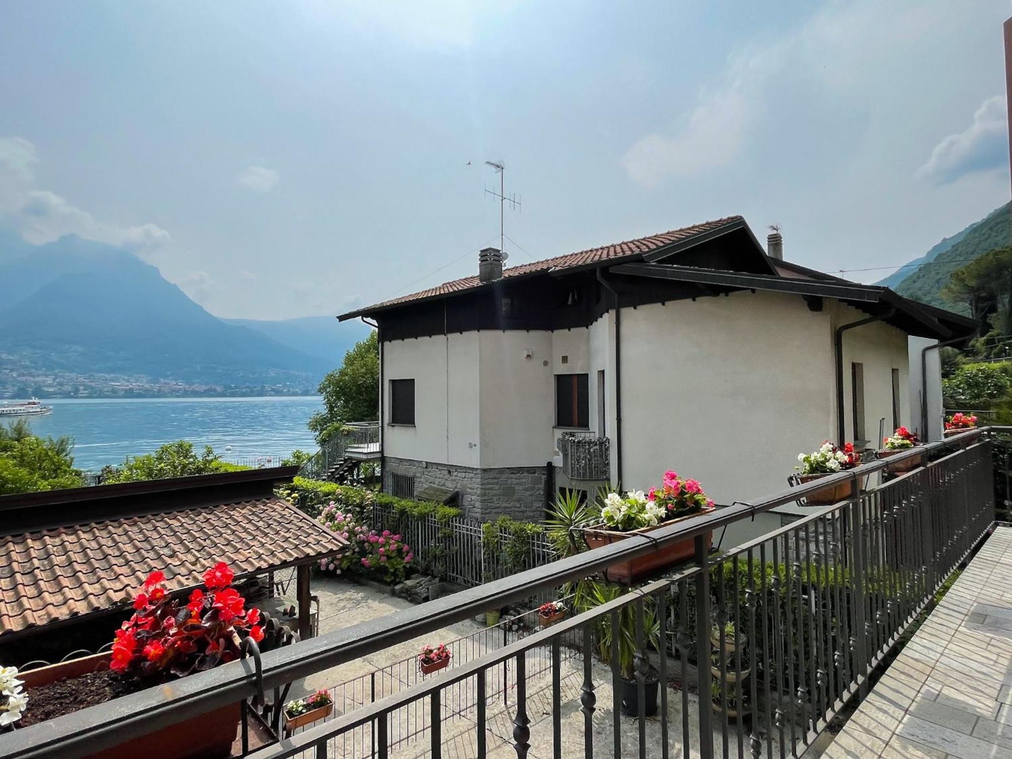 Apartment Il Melograno 1 With Access Oliveto Lario