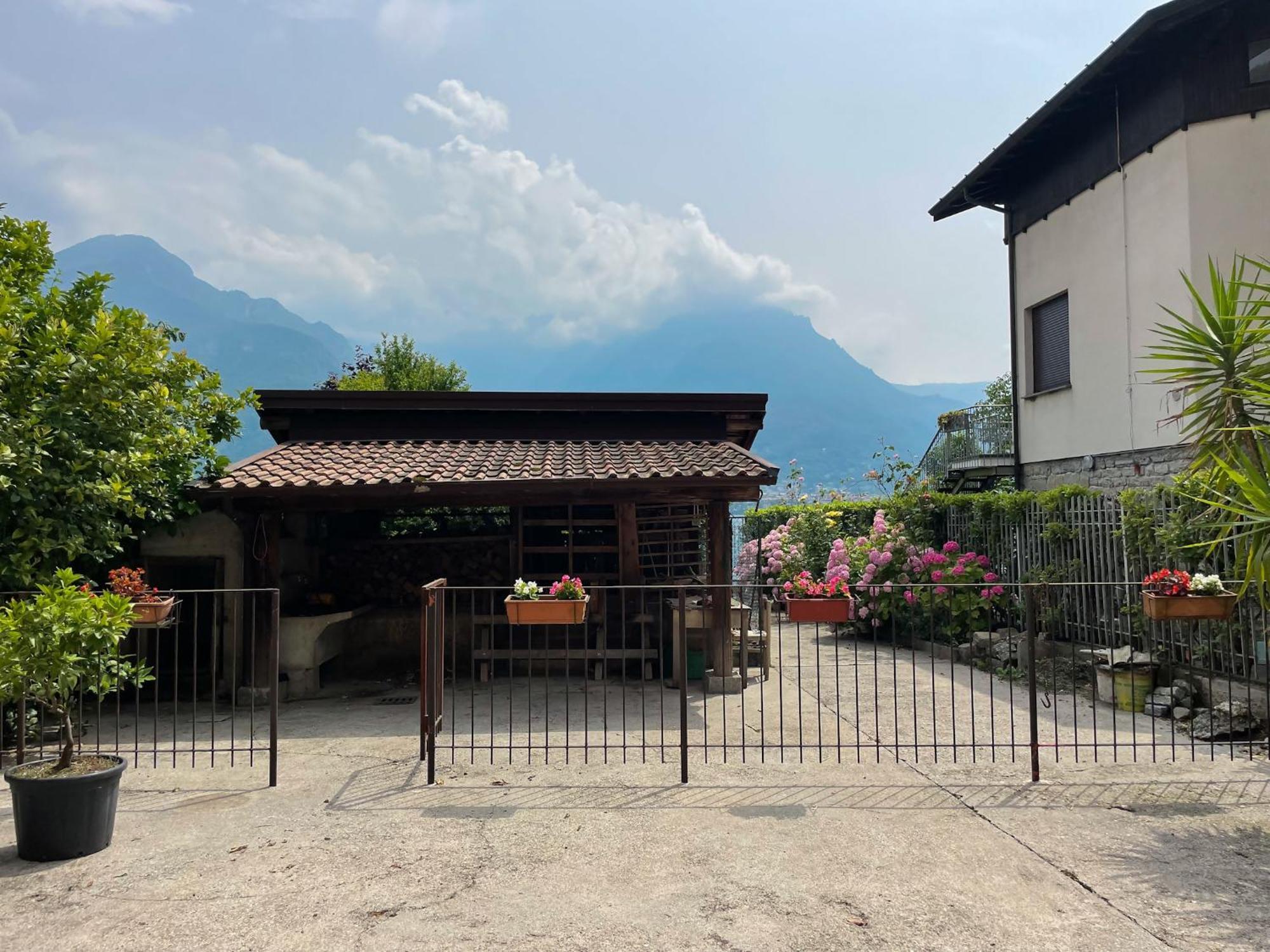 Il Melograno 1 With Access Apartment Oliveto Lario