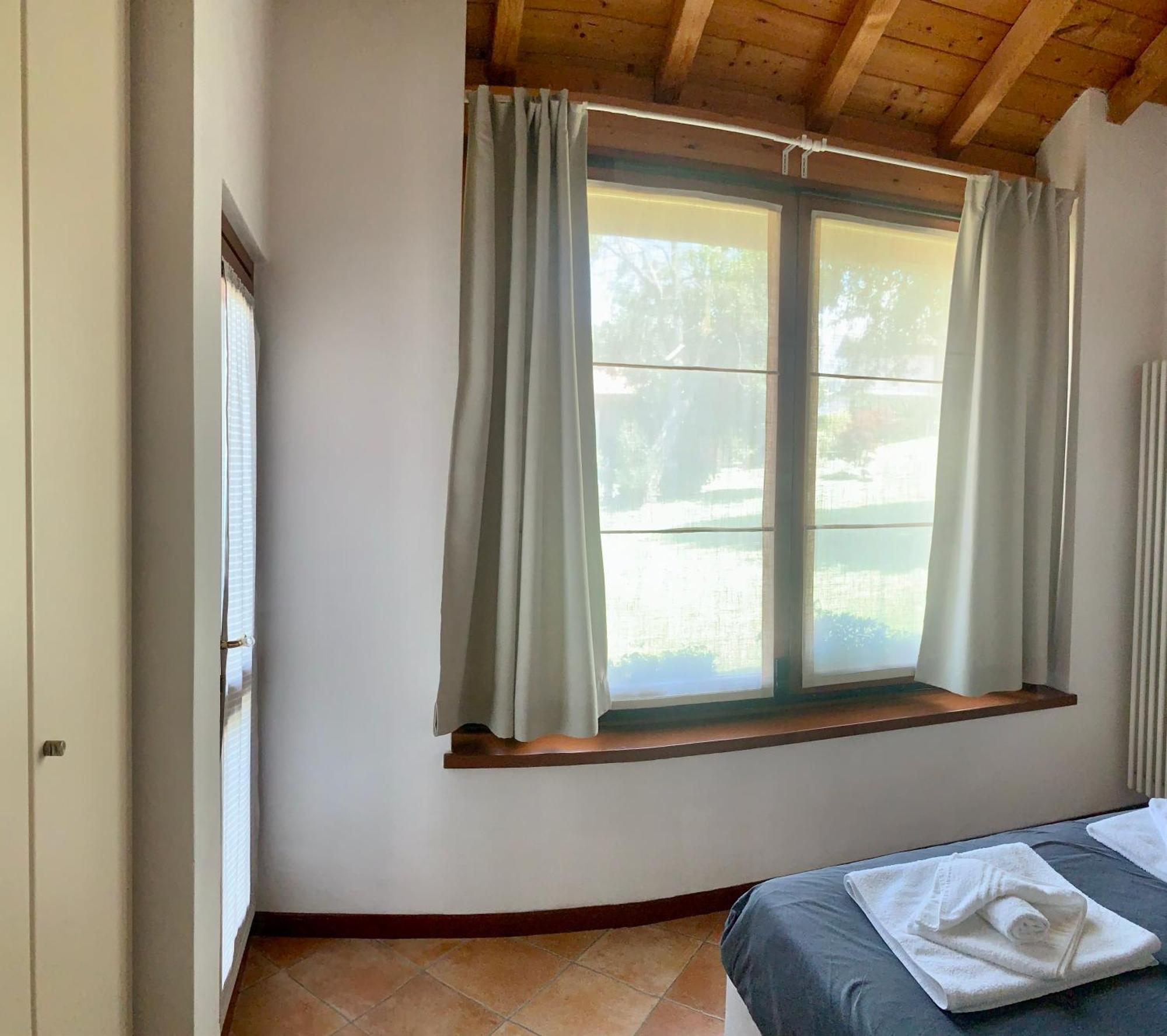Il Granaio - Ancient Molino Maufet Watermill On - Garden View * Colico