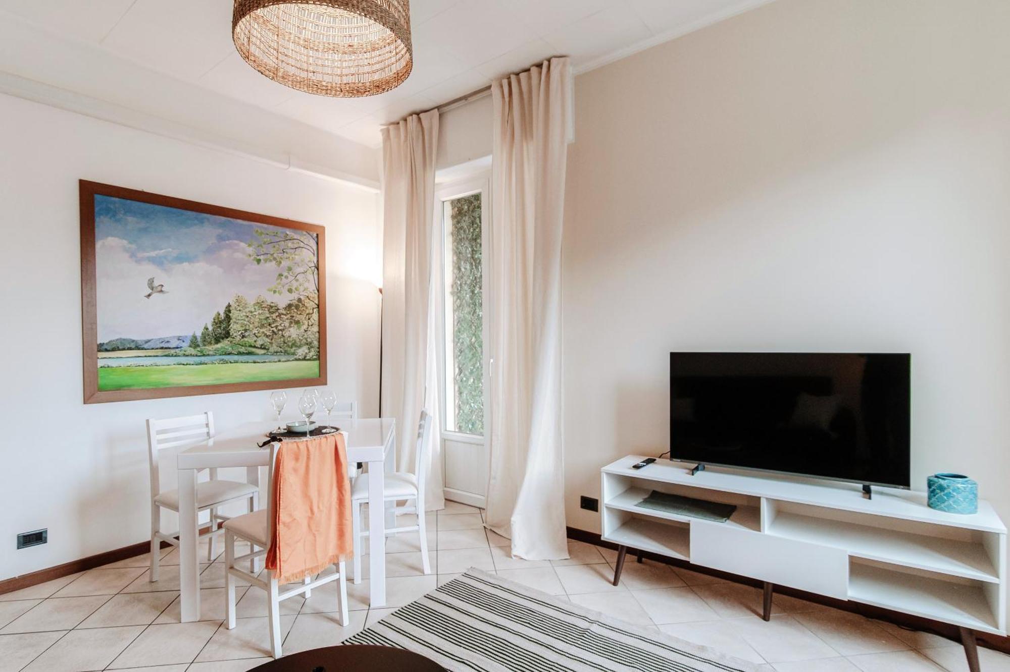 Apartment Zamenhof 9 - By Myhomeincomo