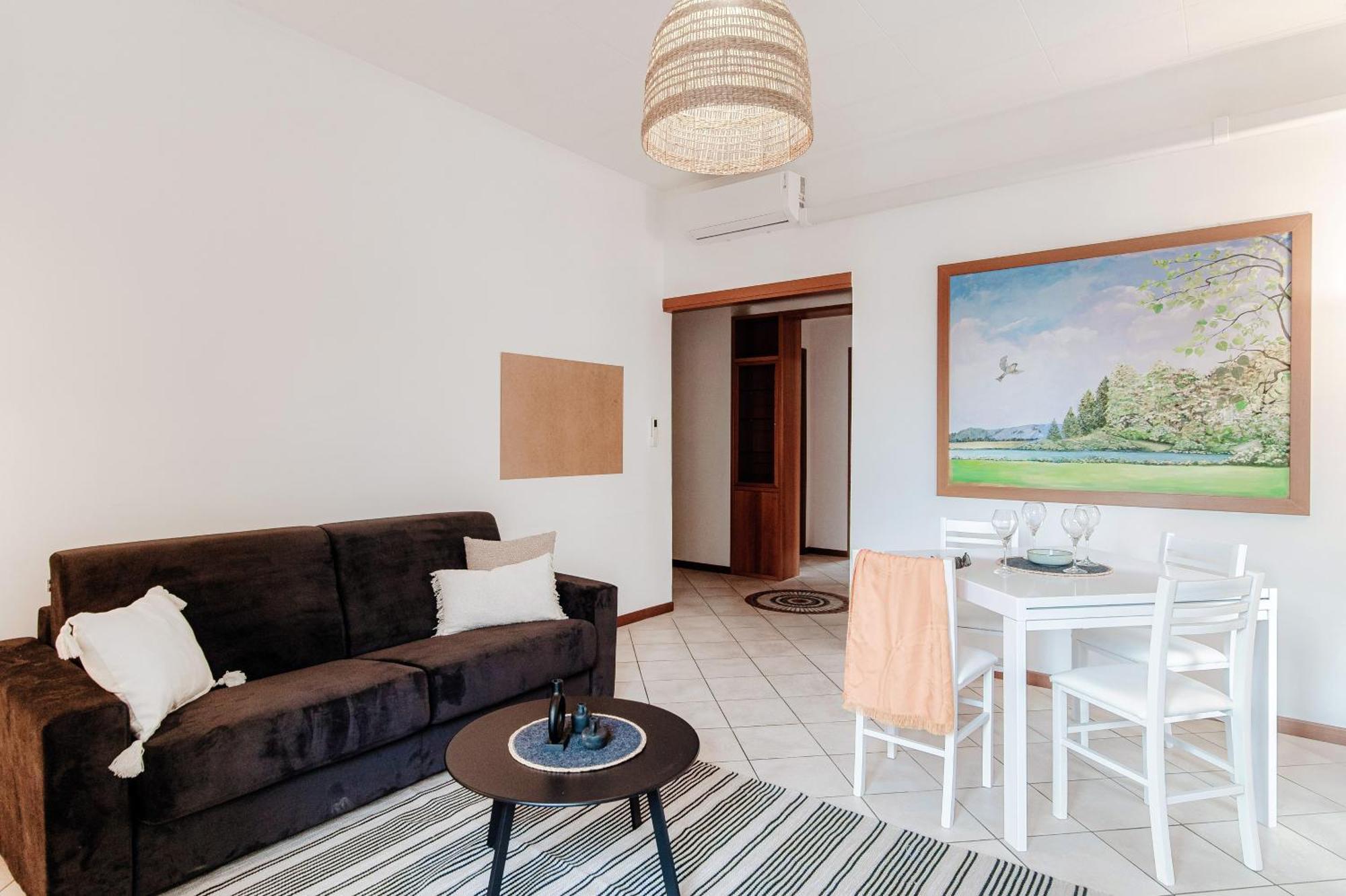 Apartment Zamenhof 9 - By Myhomeincomo *