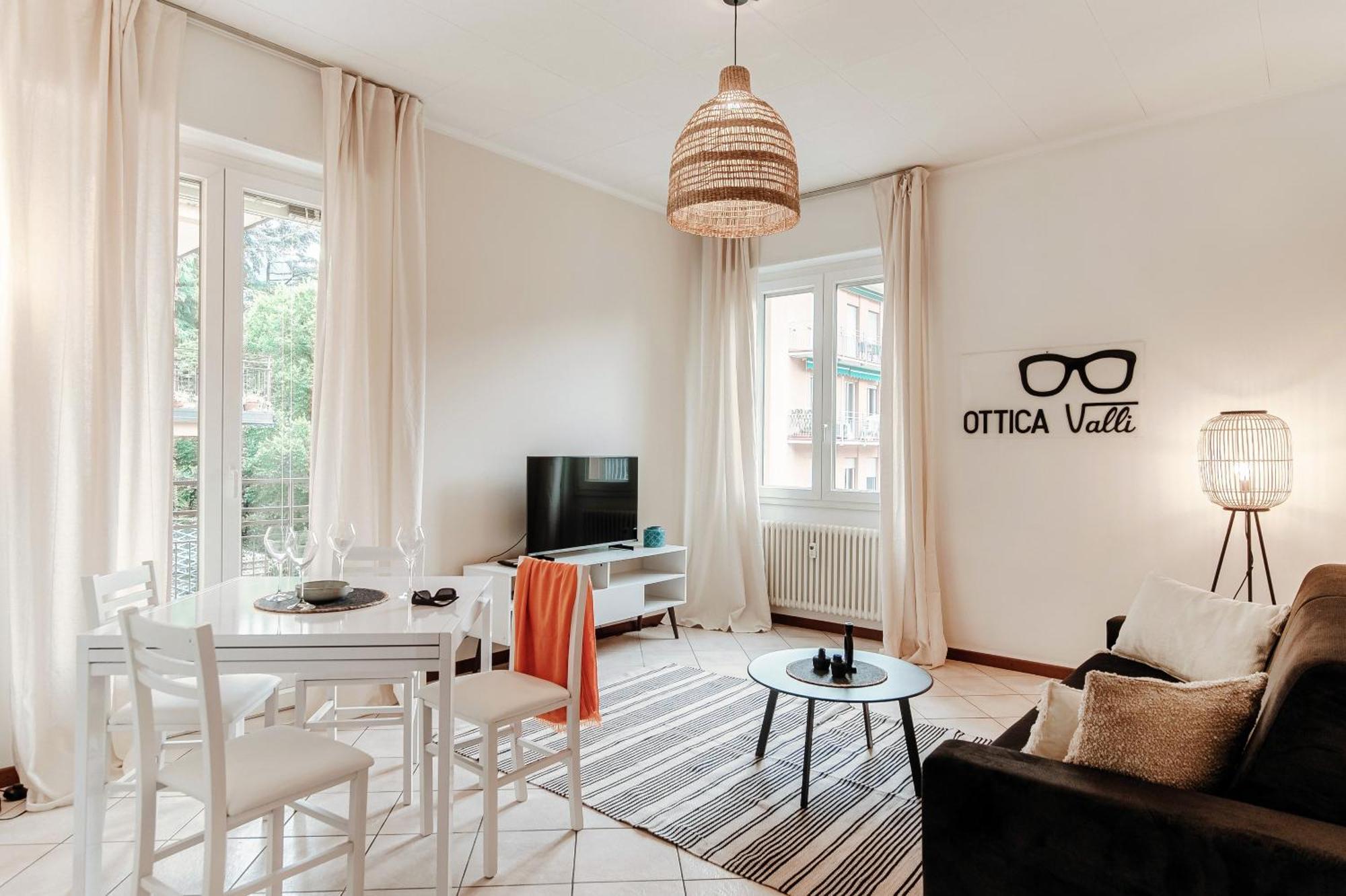 Apartment Zamenhof 9 - By Myhomeincomo