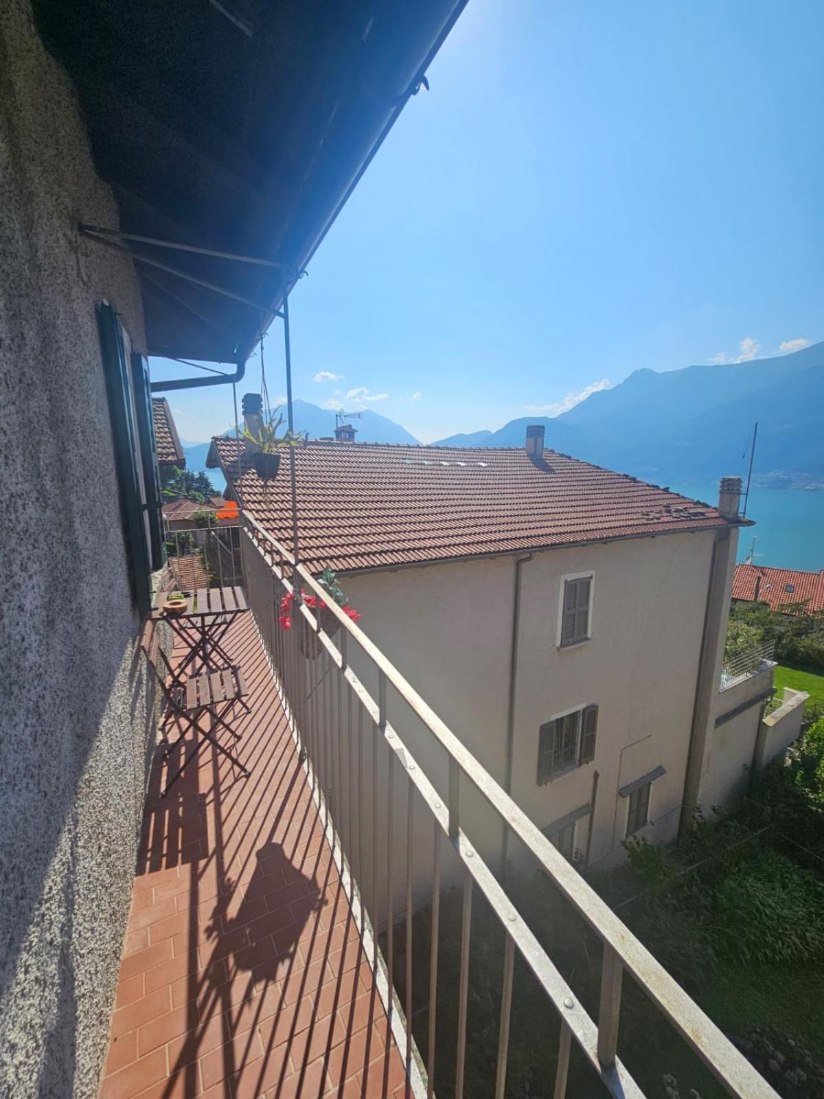 Apartment Dell'artista On Bellano