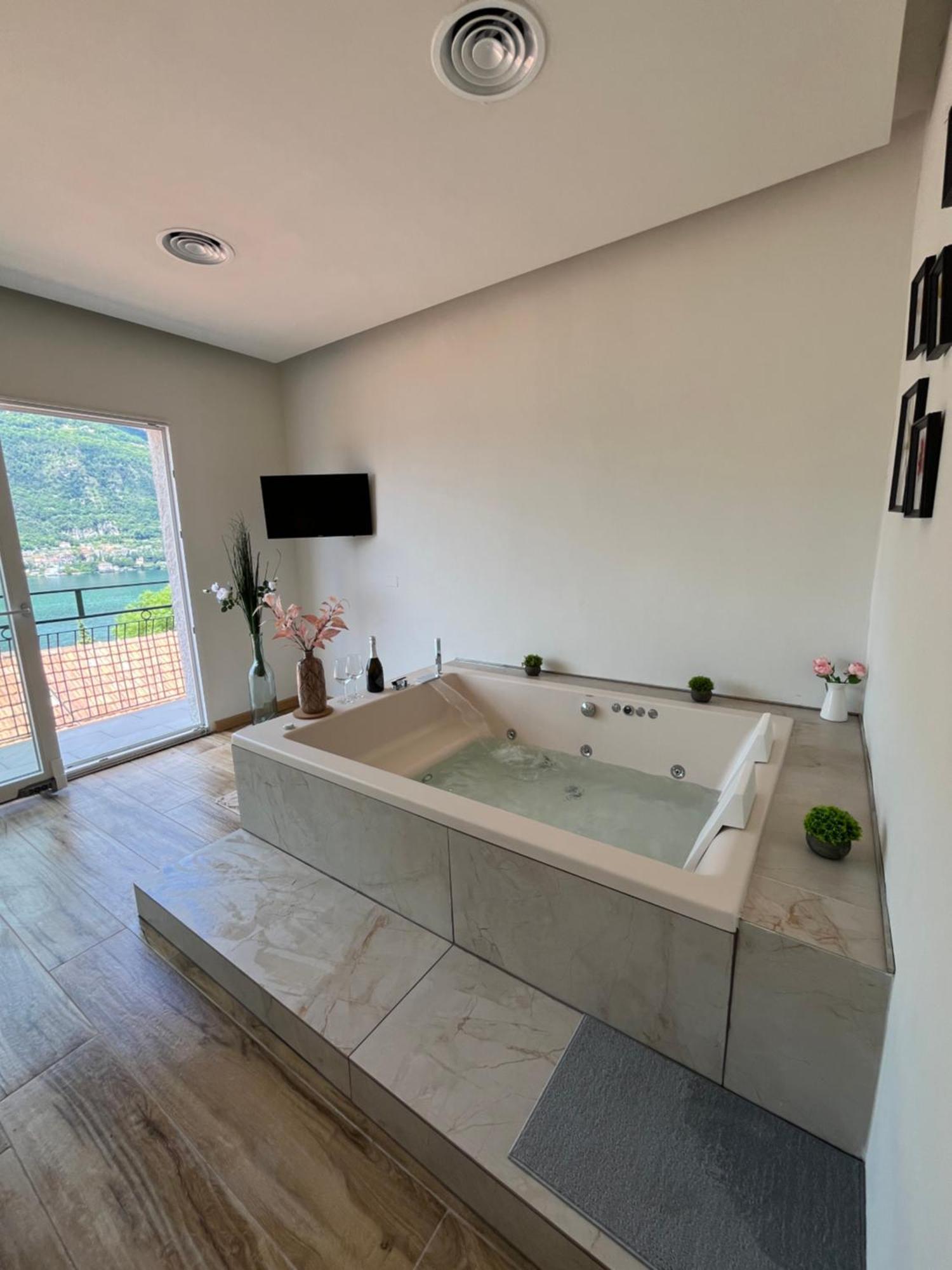 Giulietta View Jacuzzi 108 *