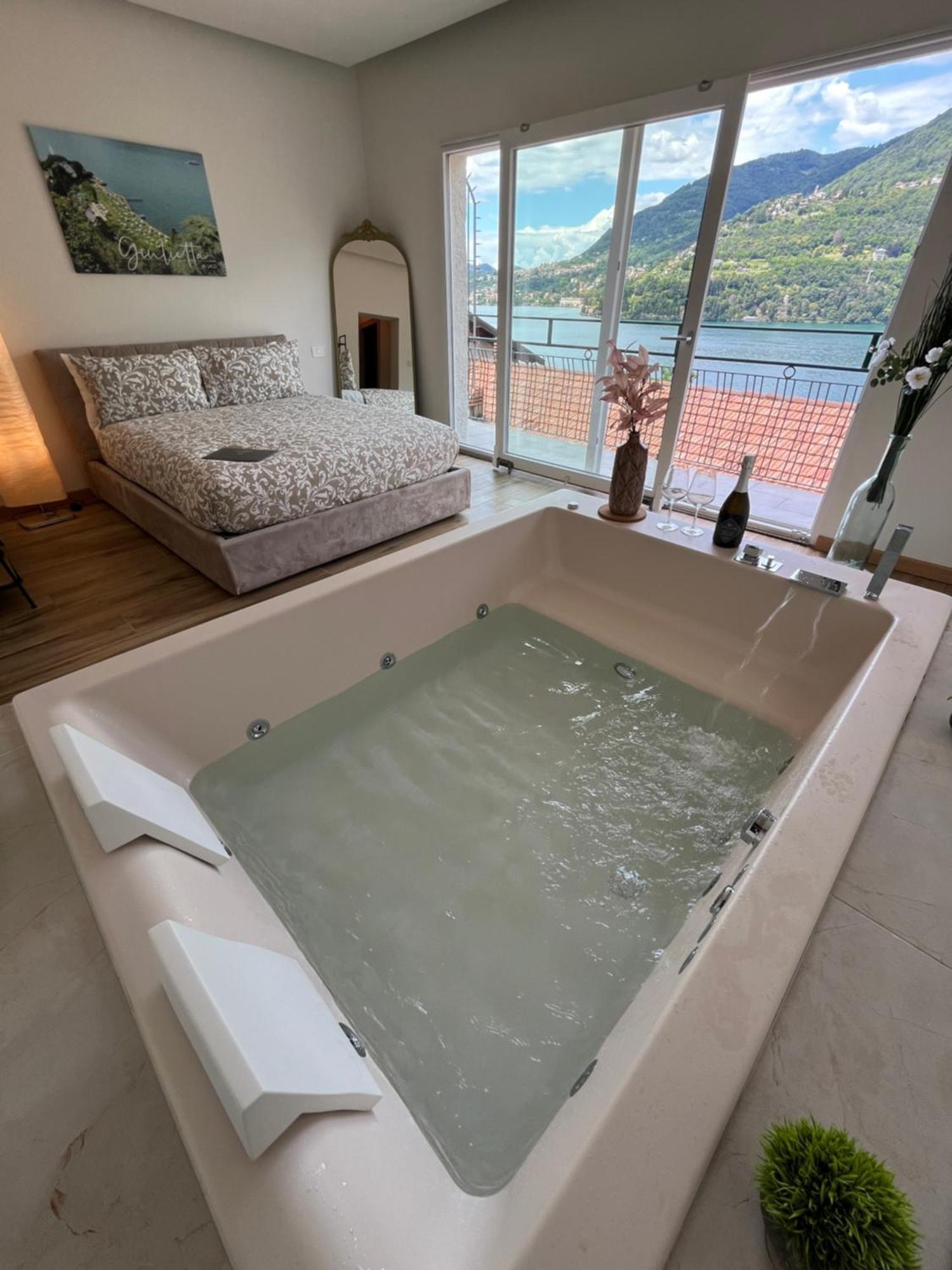 Holiday home Giulietta View Jacuzzi 108 *