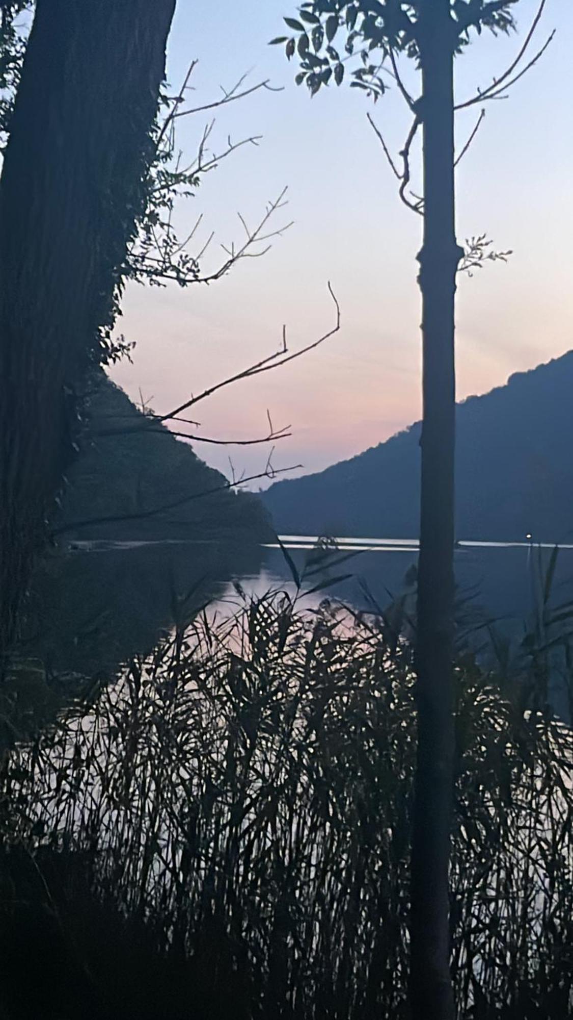 Laghi Di Di Licinia E Mario Apartment Asso