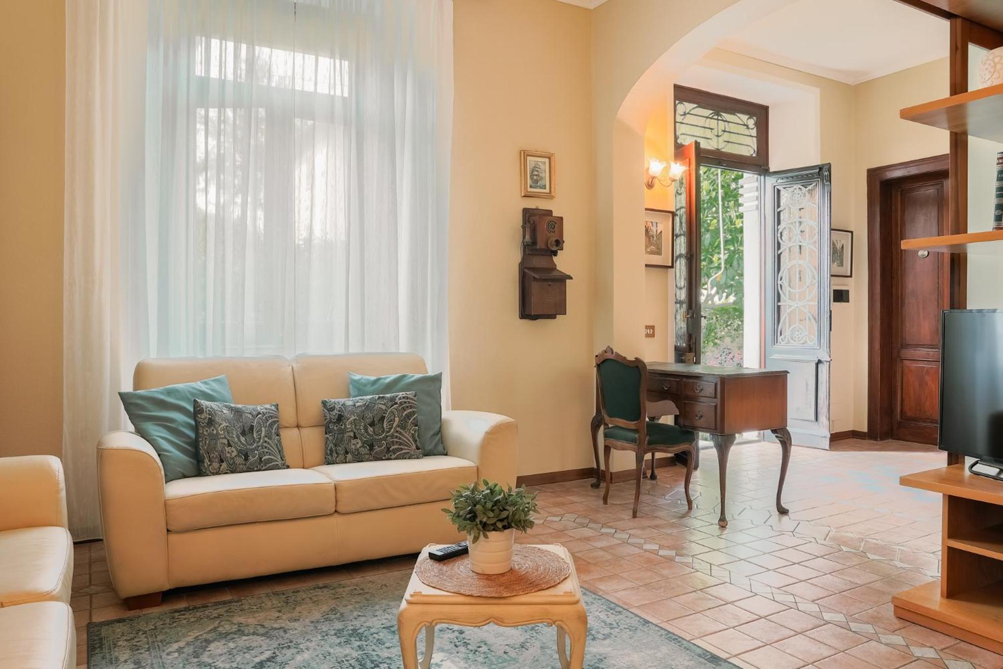 Doriana'S House With Garden & Parking Apartment