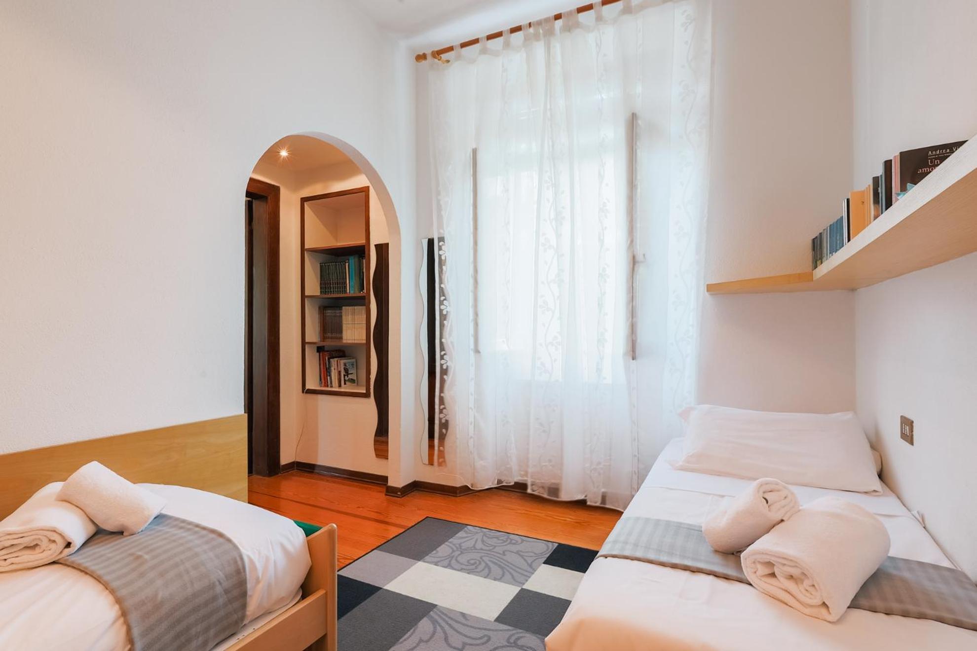 Apartment Doriana'S House With Garden & Parking