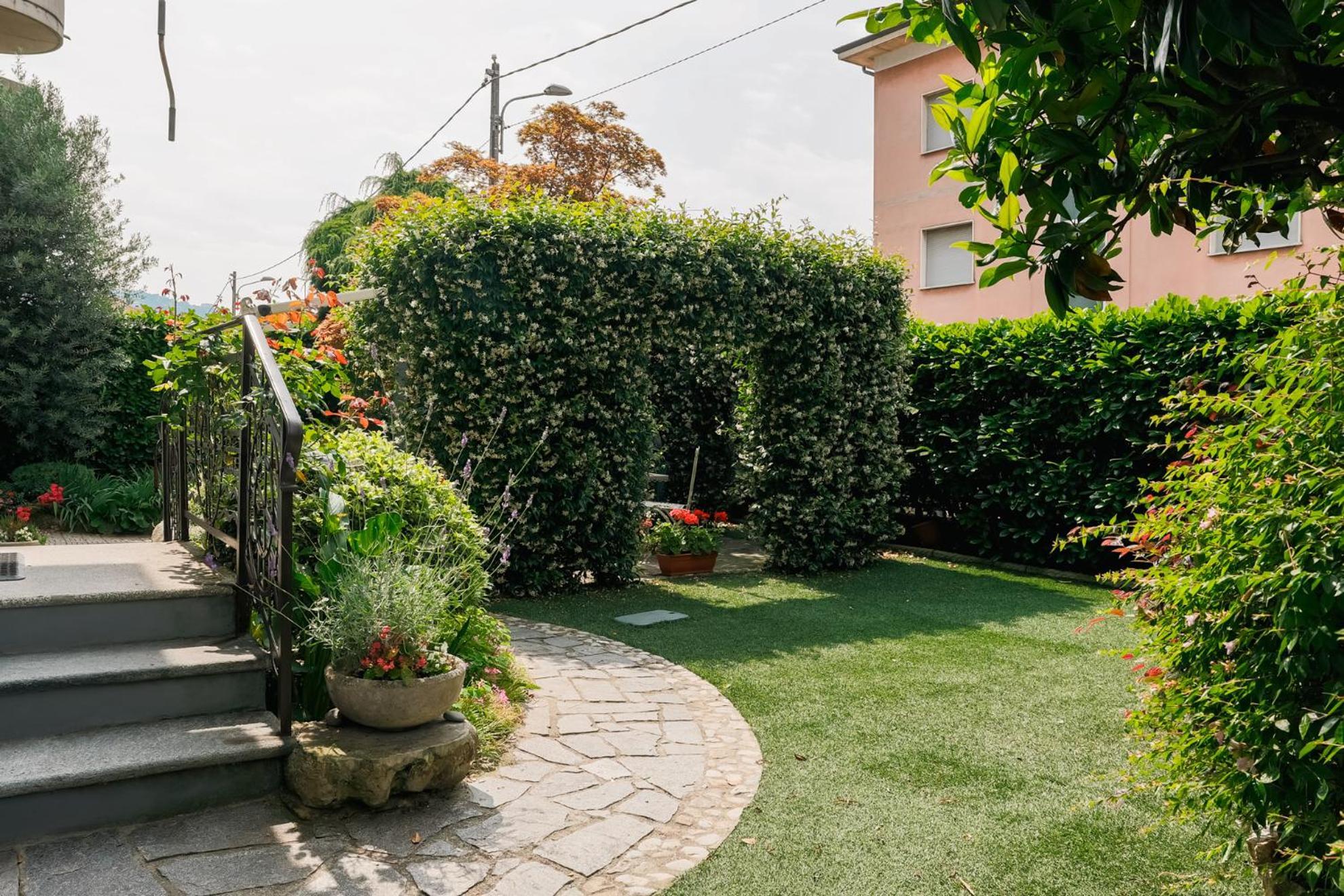 Doriana'S House With Garden & Parking Apartment