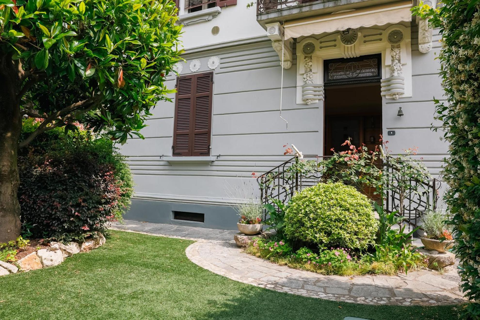 Doriana'S House With Garden & Parking *