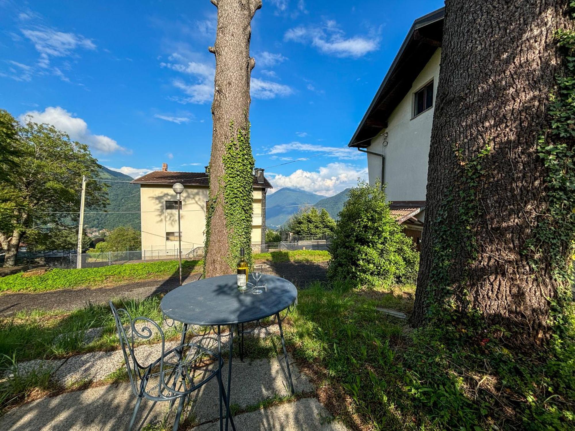Tra E Montagna *