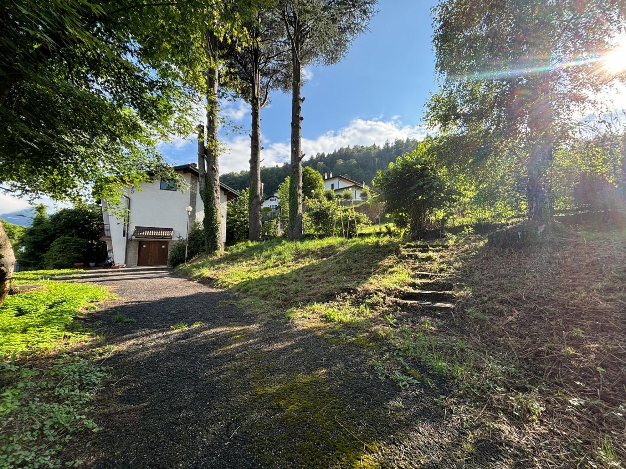 Villa Tra E Montagna