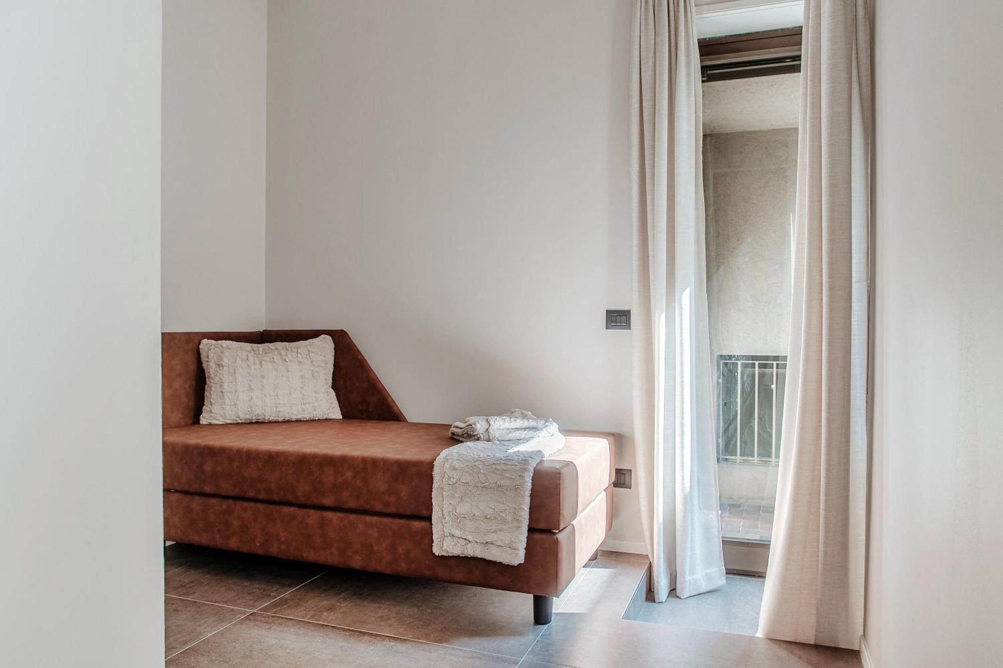 Lakeside Guest house Como