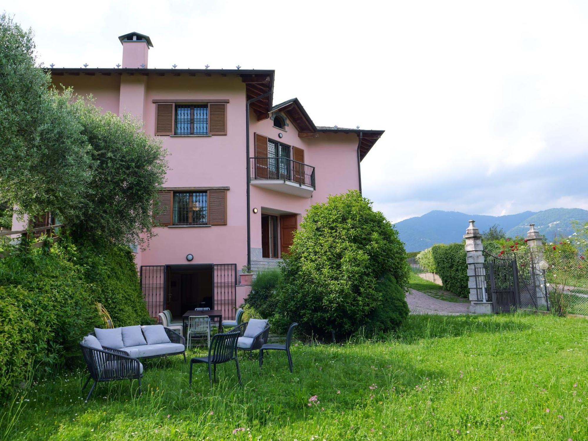 Villa Grel - By Myhomeincomo